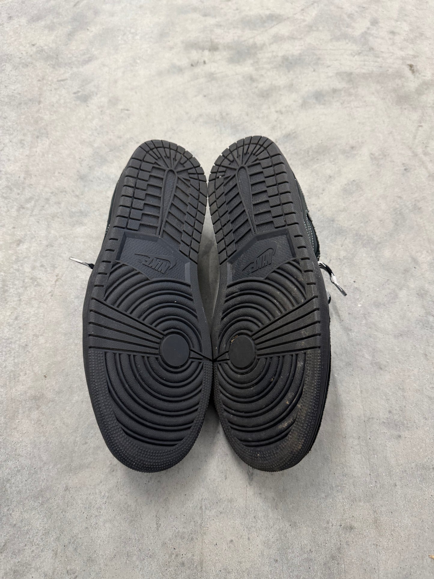 TRAVIS SCOTT JORDAN 1 LOW “ Black Phantom “