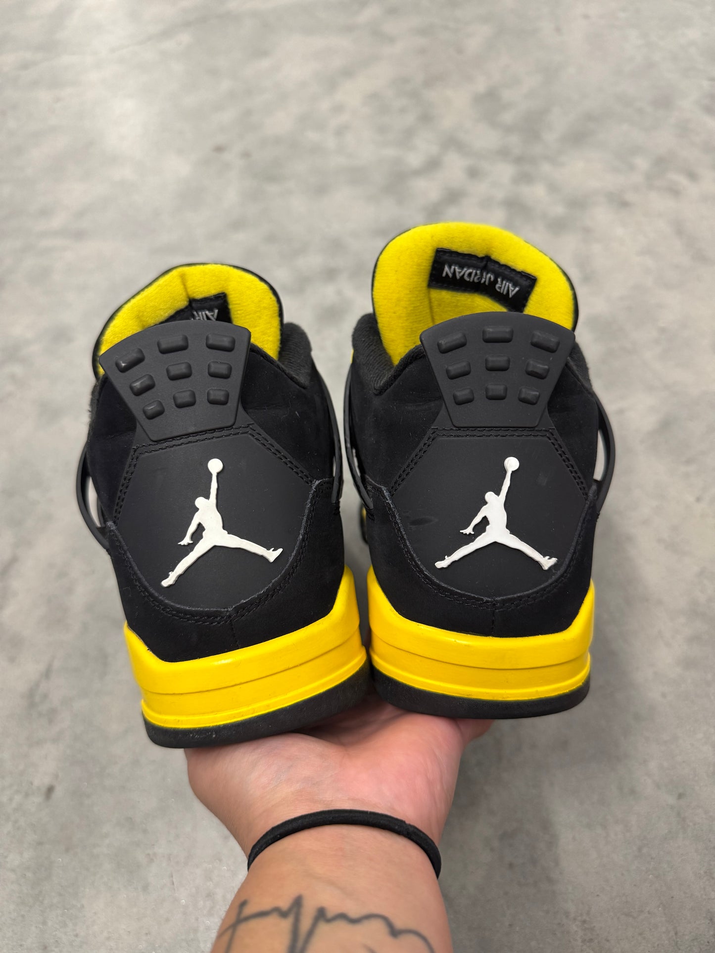 JORDAN 4 “ Thunder “