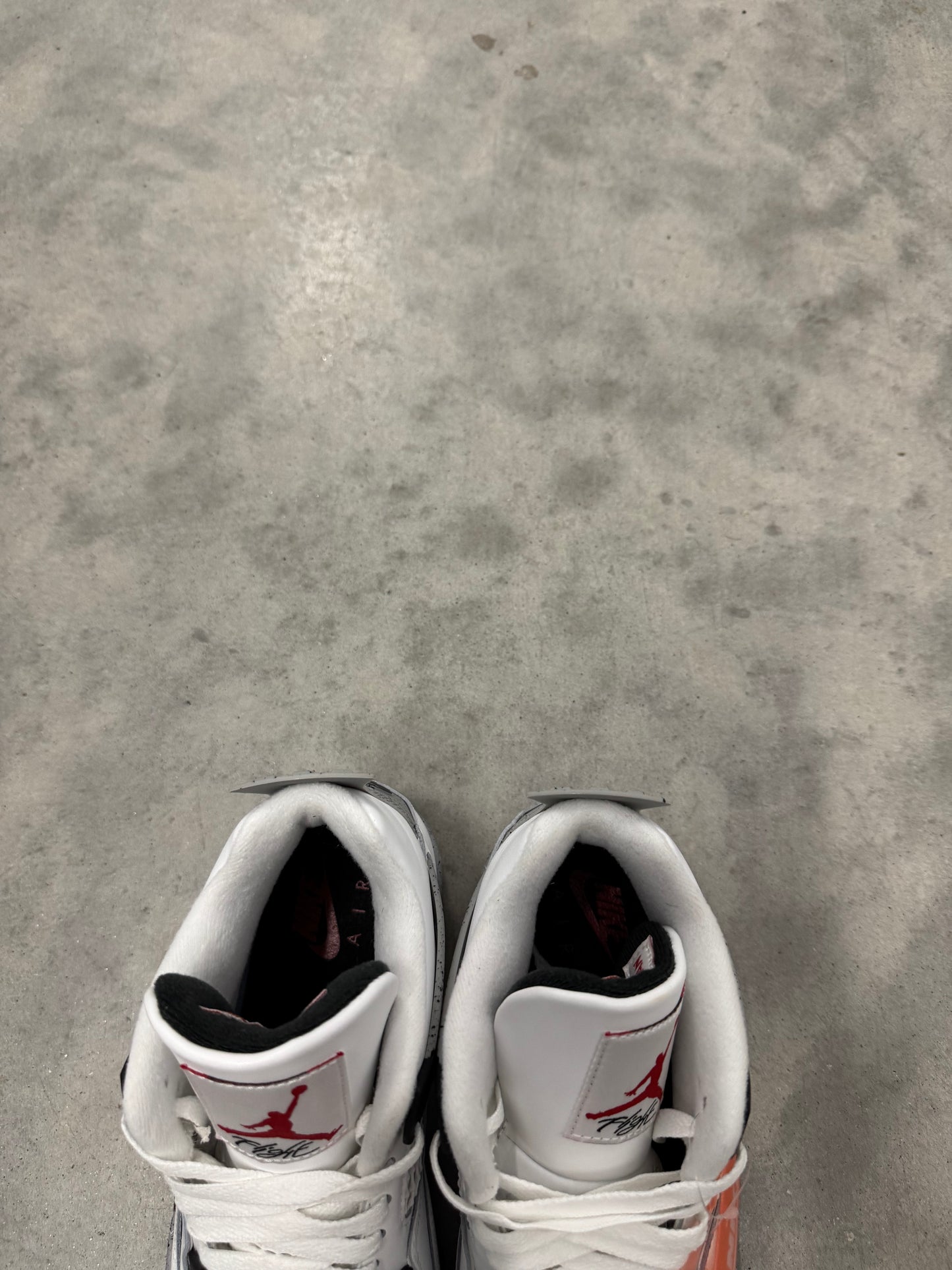 JORDAN 4 “ White Cement “ ( 2025 )