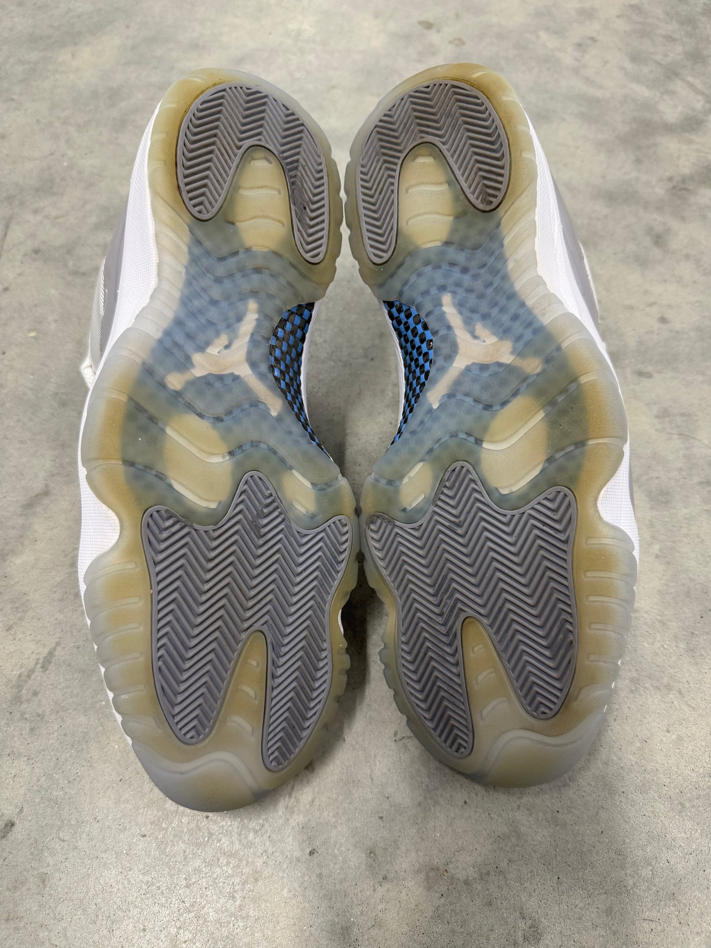 JORDAN 11 LOW “ Cement Grey “