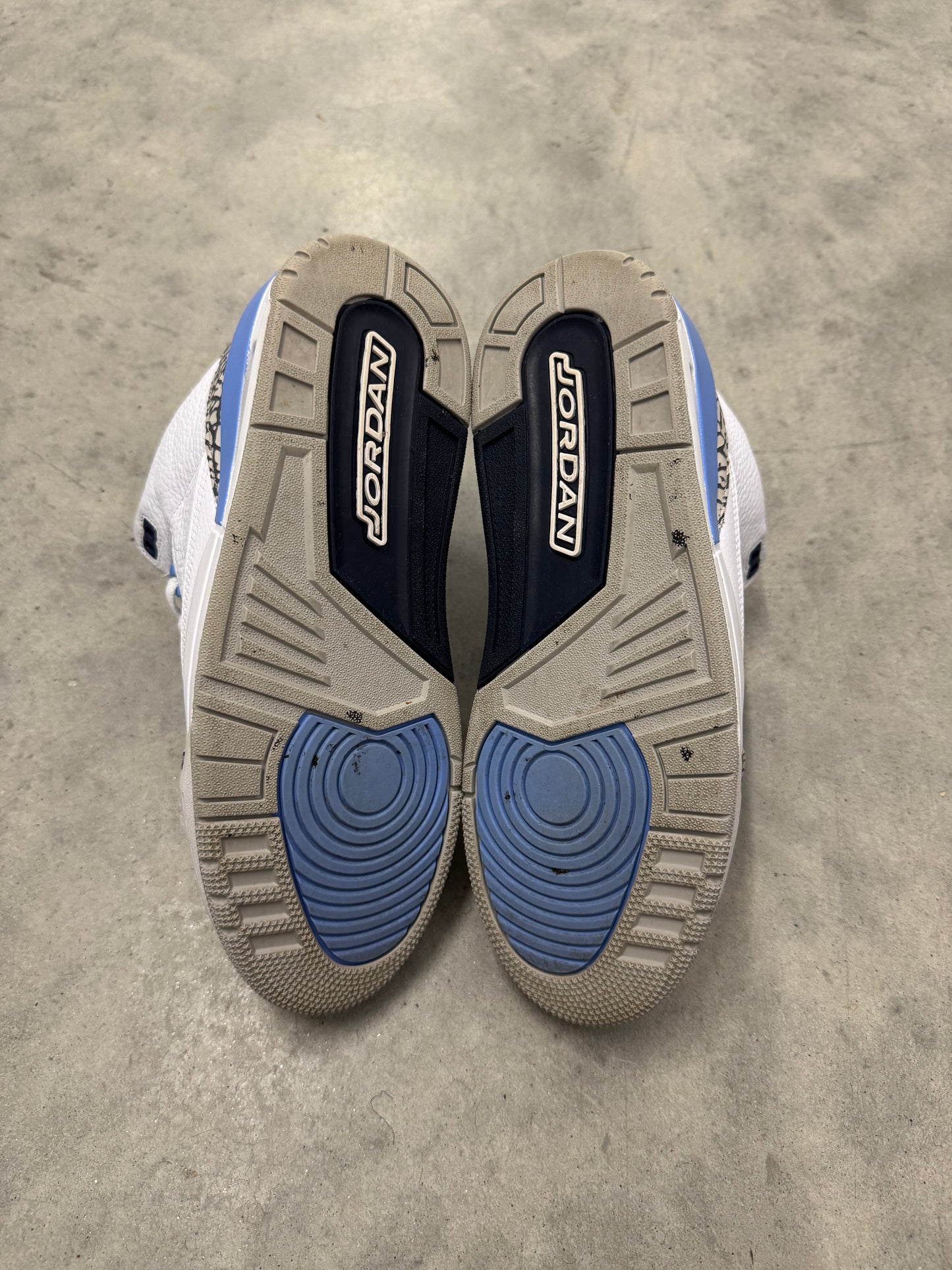 JORDAN 3 “ UNC “