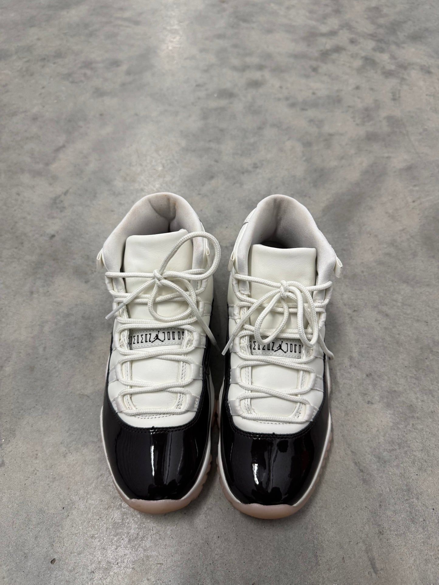 JORDAN 11 “ Neapolitan “