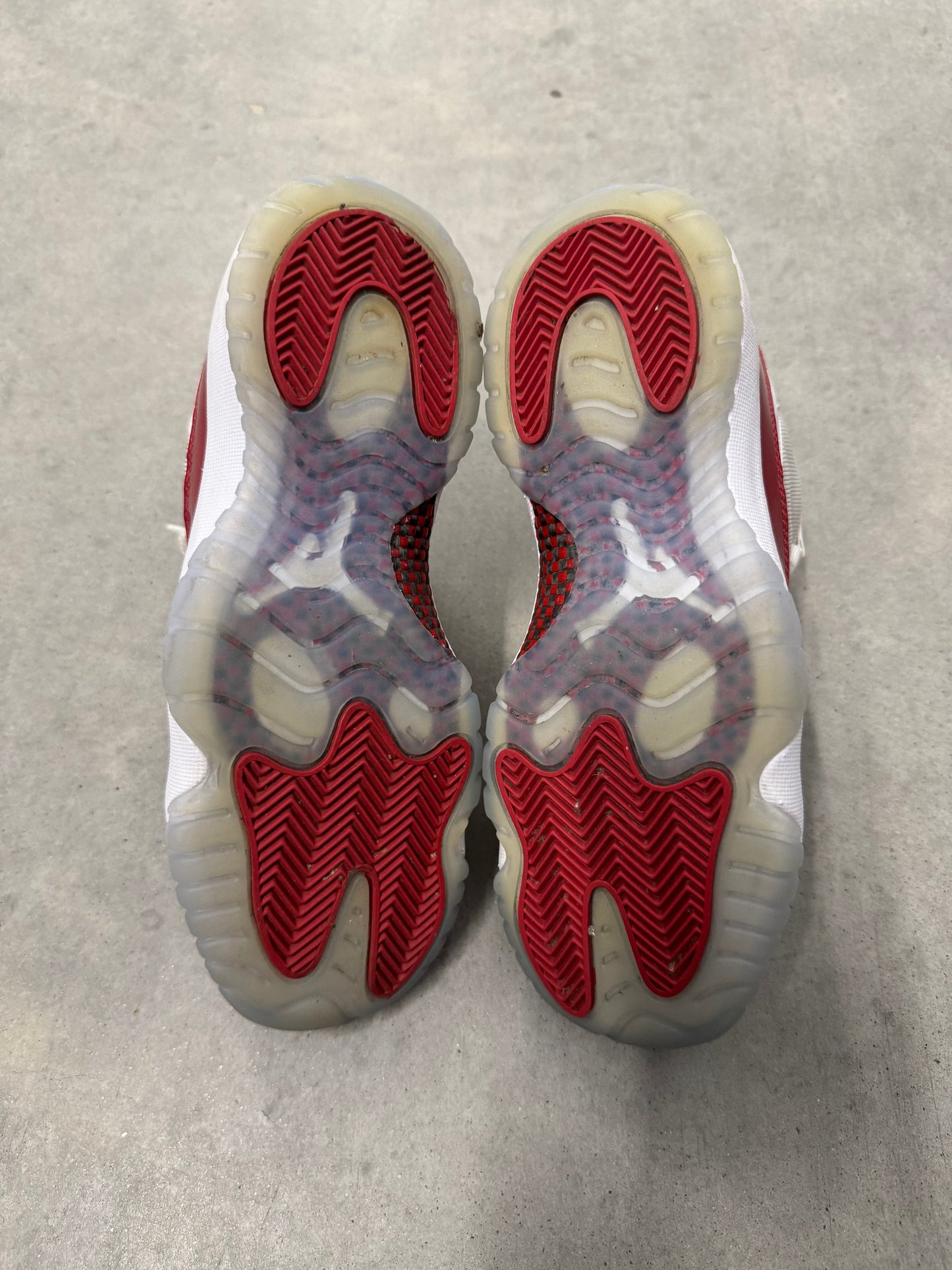 JORDAN 11 “ Cherry “