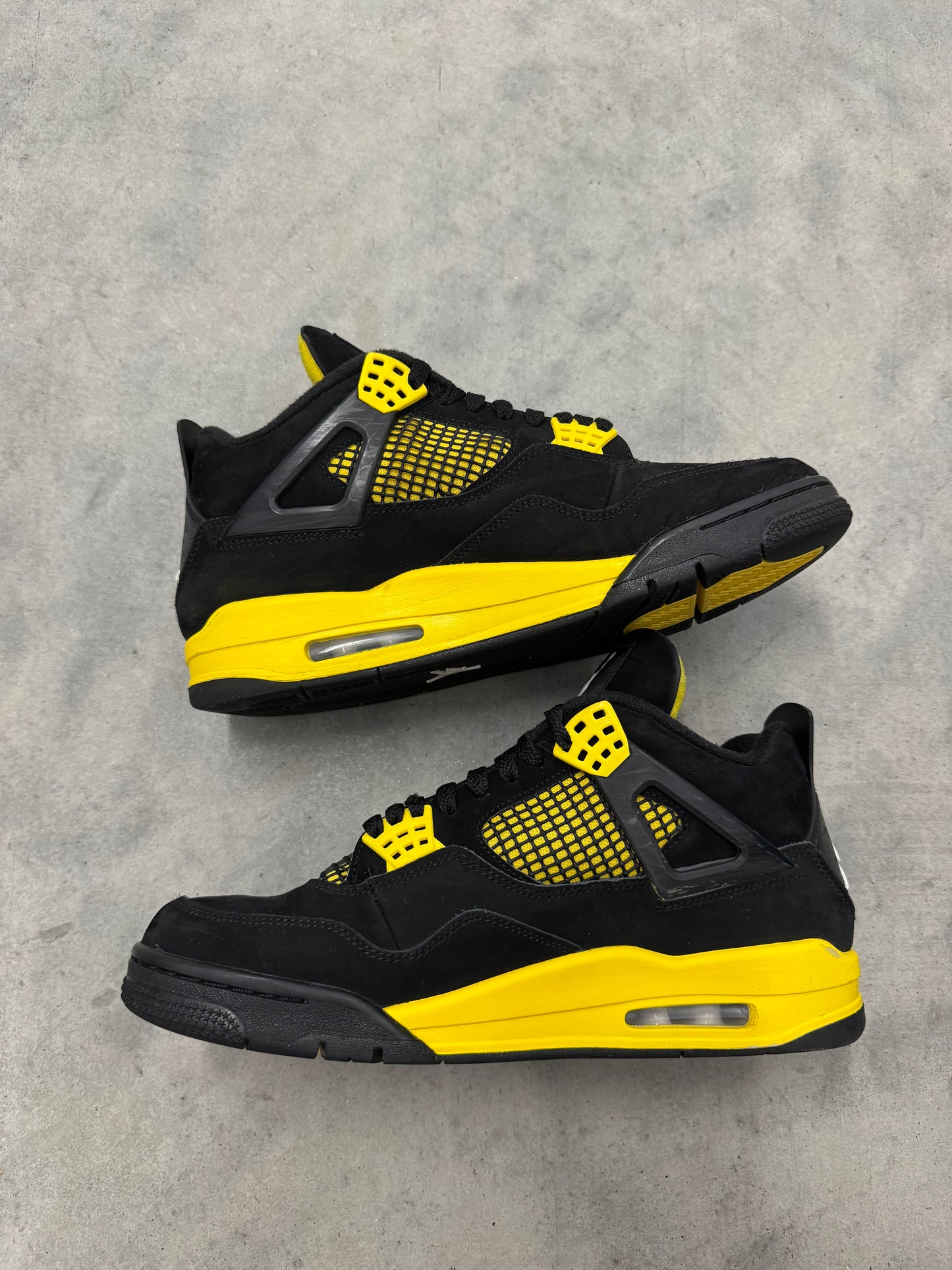 JORDAN 4 “ Thunder “