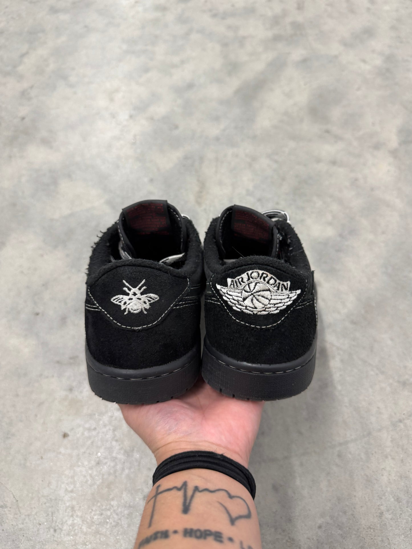 TRAVIS SCOTT JORDAN 1 LOW “ Black Phantom “