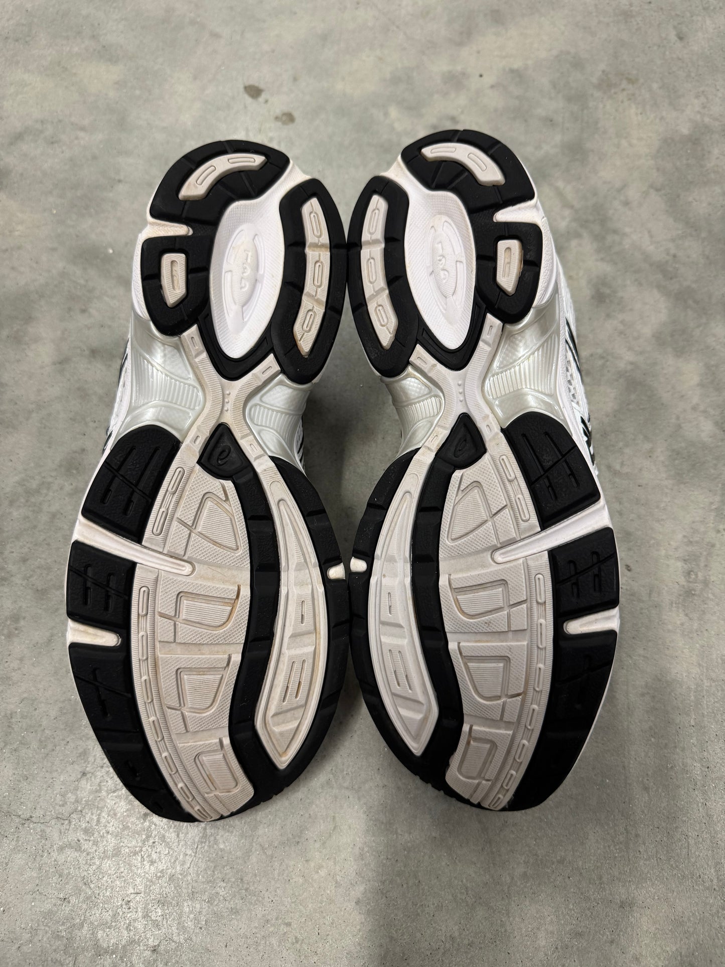 ASICS GEL-1130 “ White Black “
