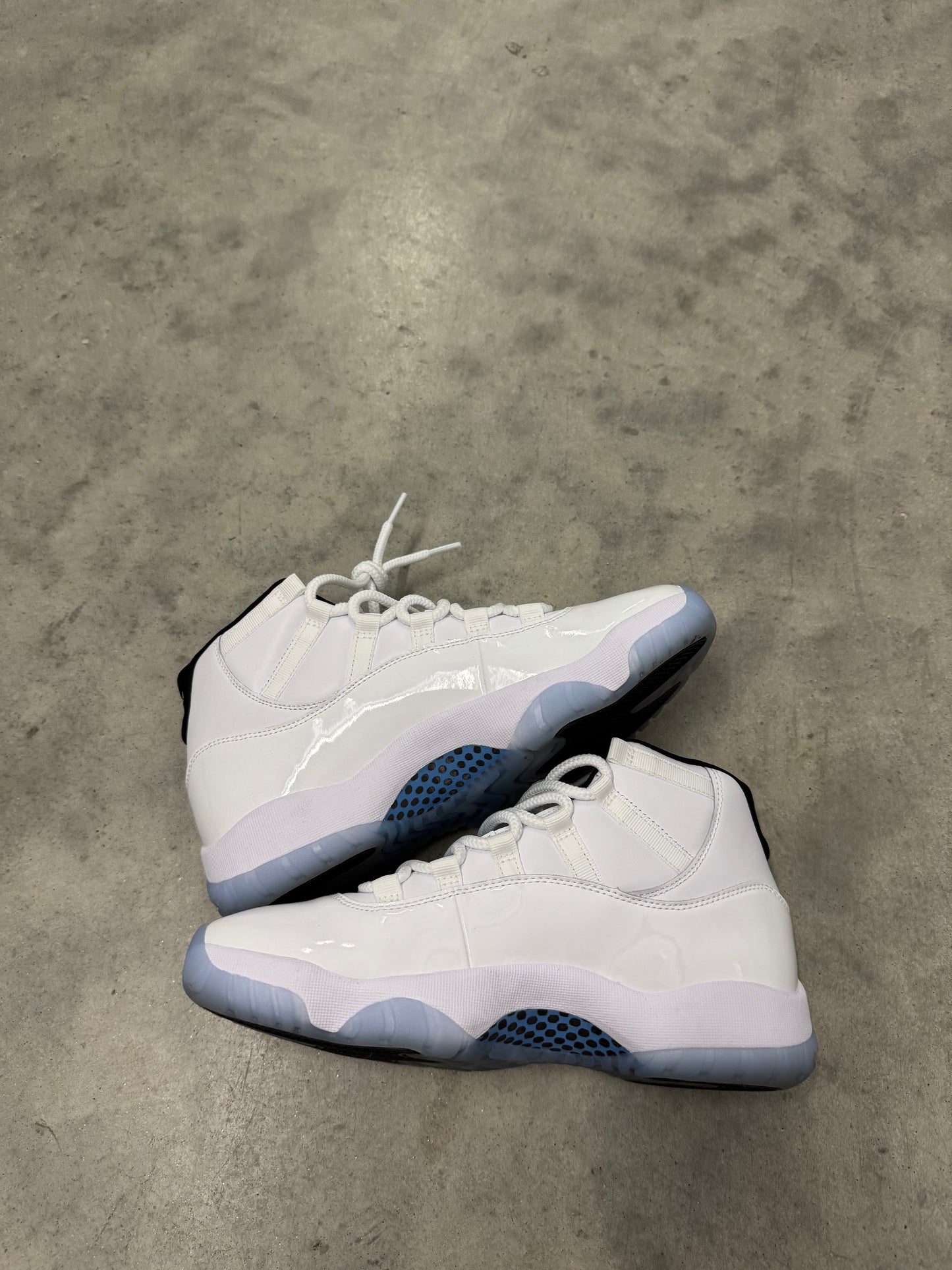 JORDAN 11 “ Legend Blue “