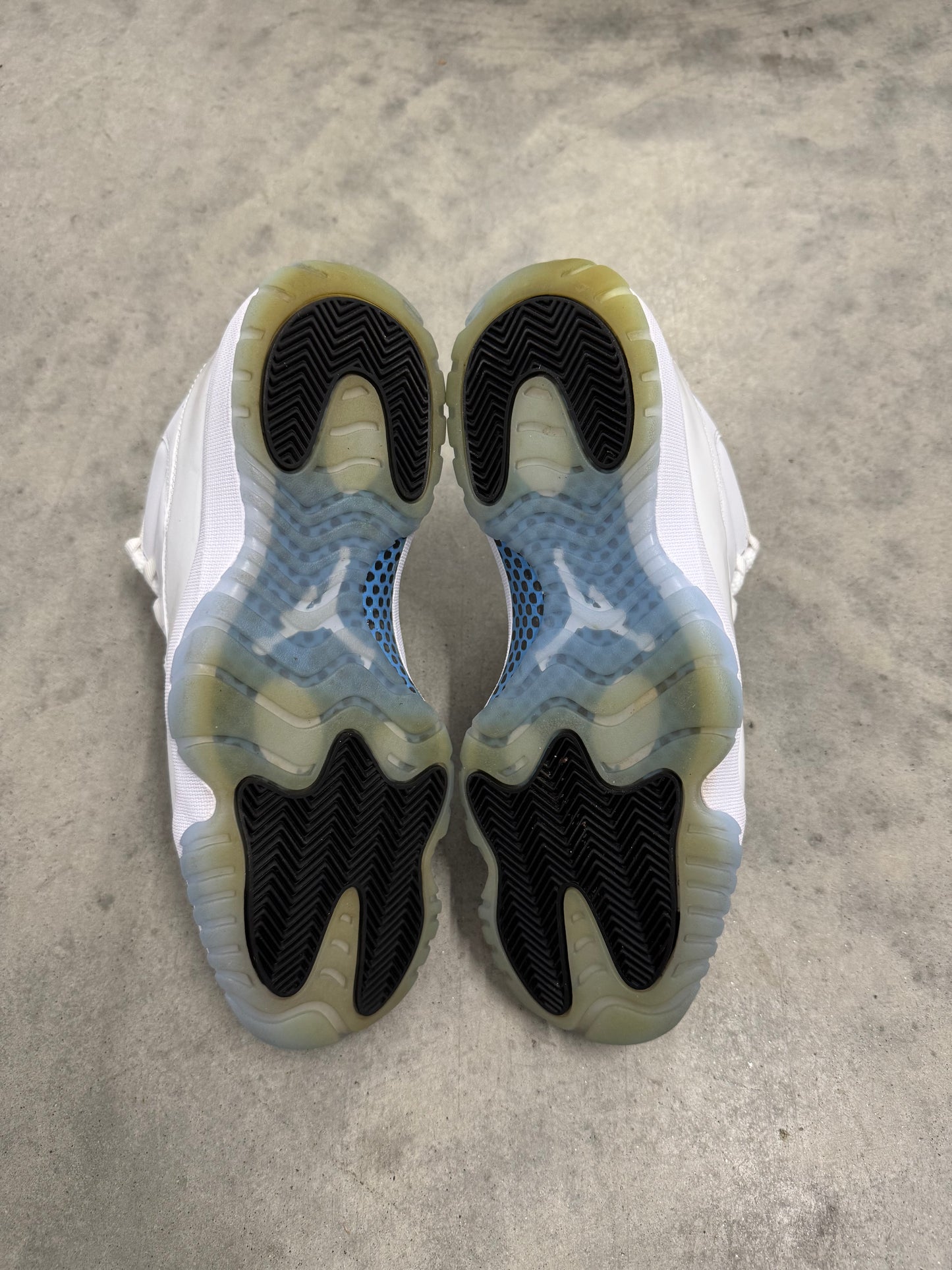 JORDAN 11 “ Legend Blue “