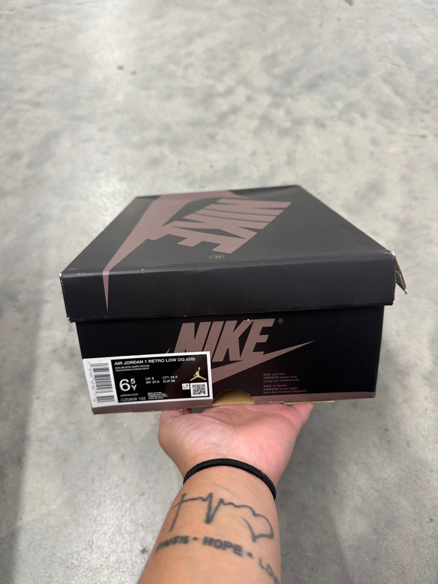 JORDAN 1 LOW “ Mocha “