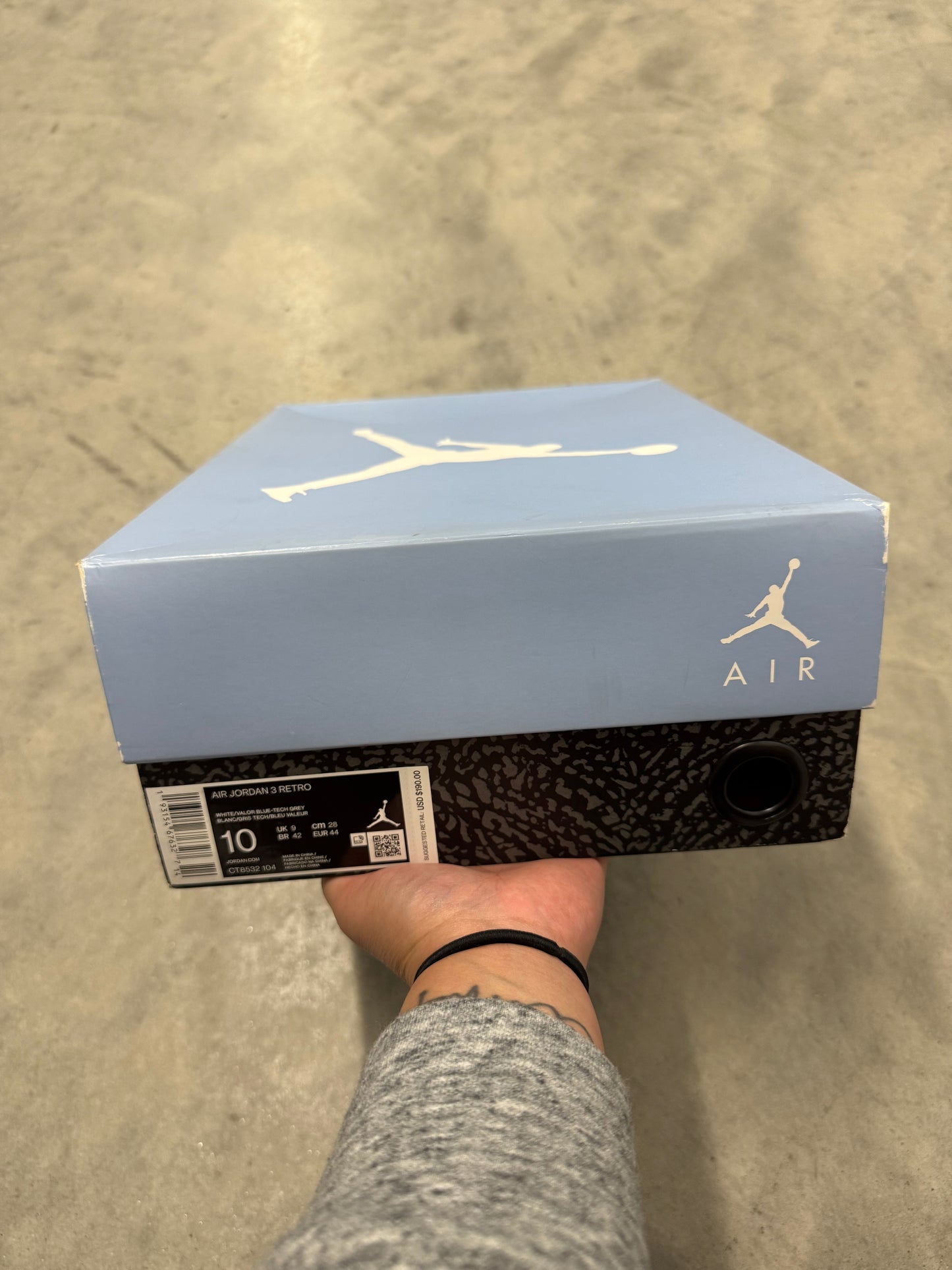 JORDAN 3 “ UNC “