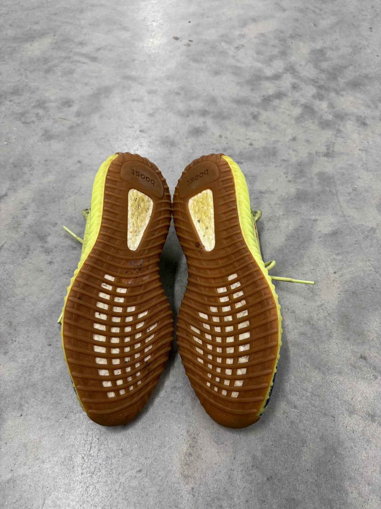 YEEZY BOOST 350 V2 “ Semi Frozen Yellow “
