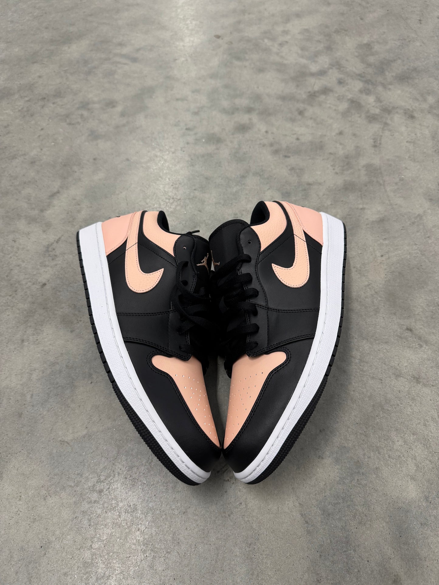 JORDAN 1 LOW “ Crimson Tint “