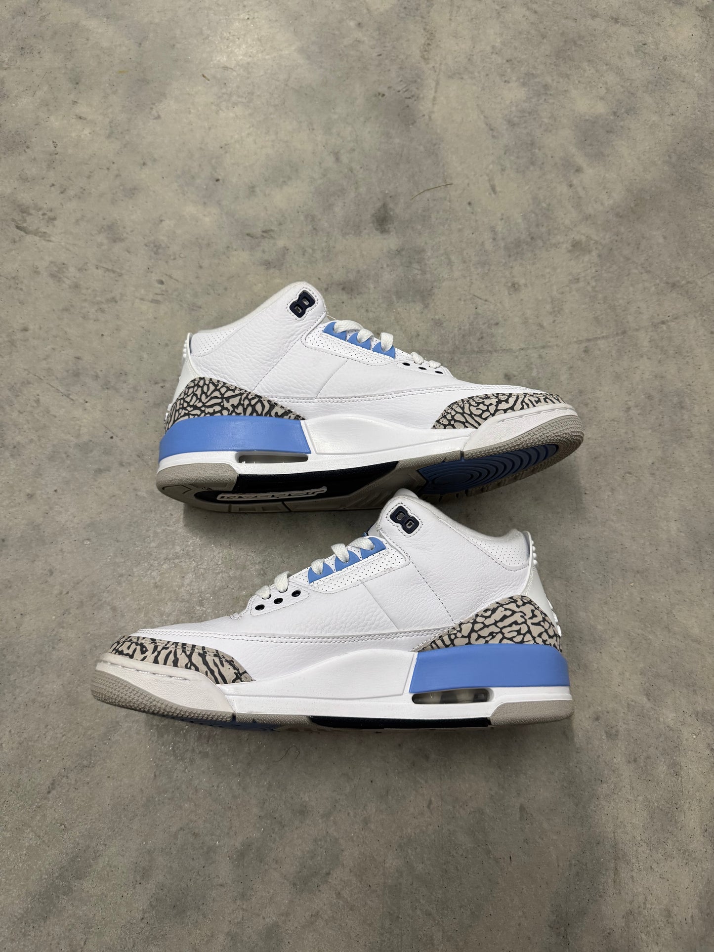 JORDAN 3 “ UNC “