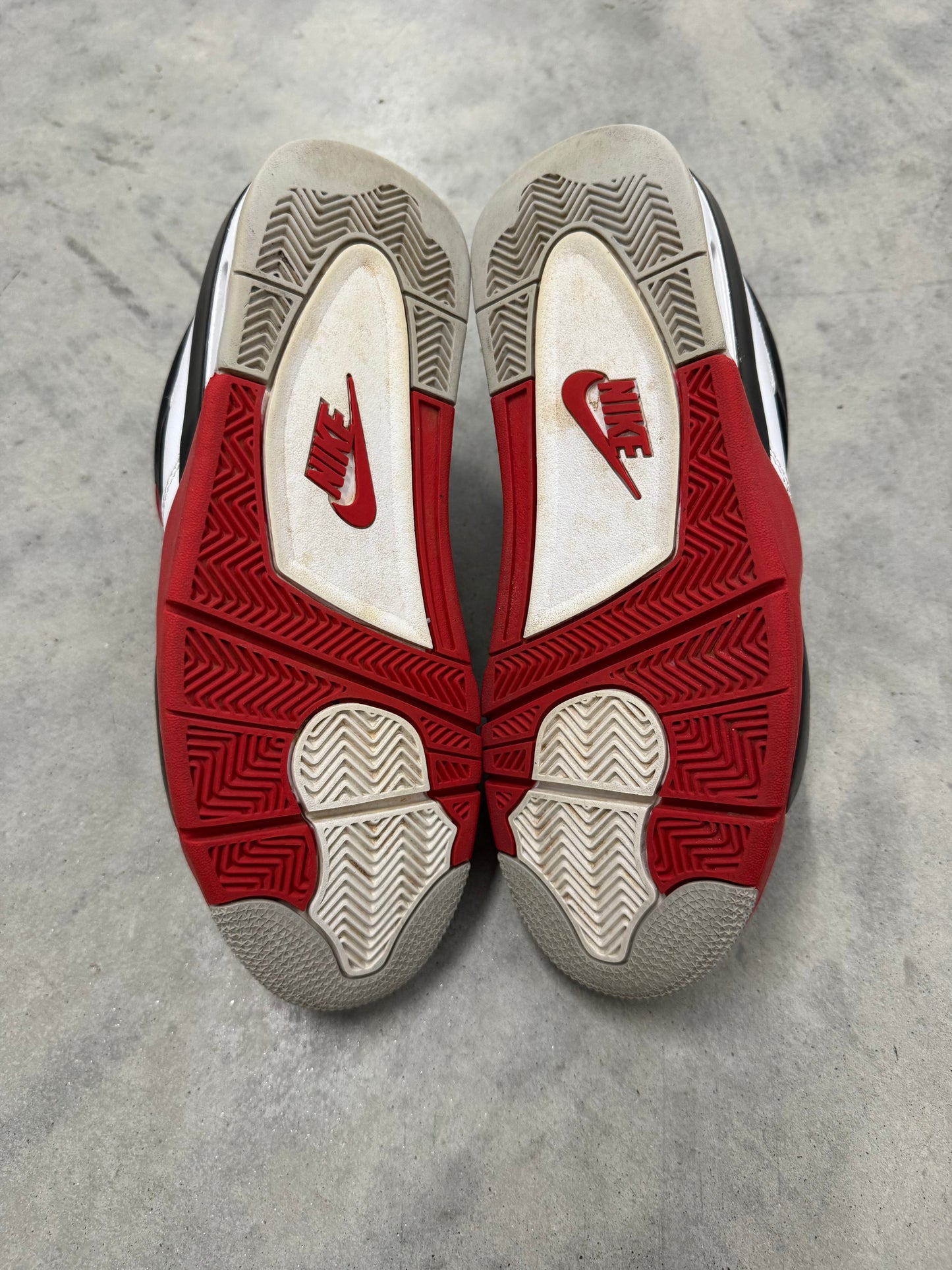 JORDAN 4 “ Fire Red “