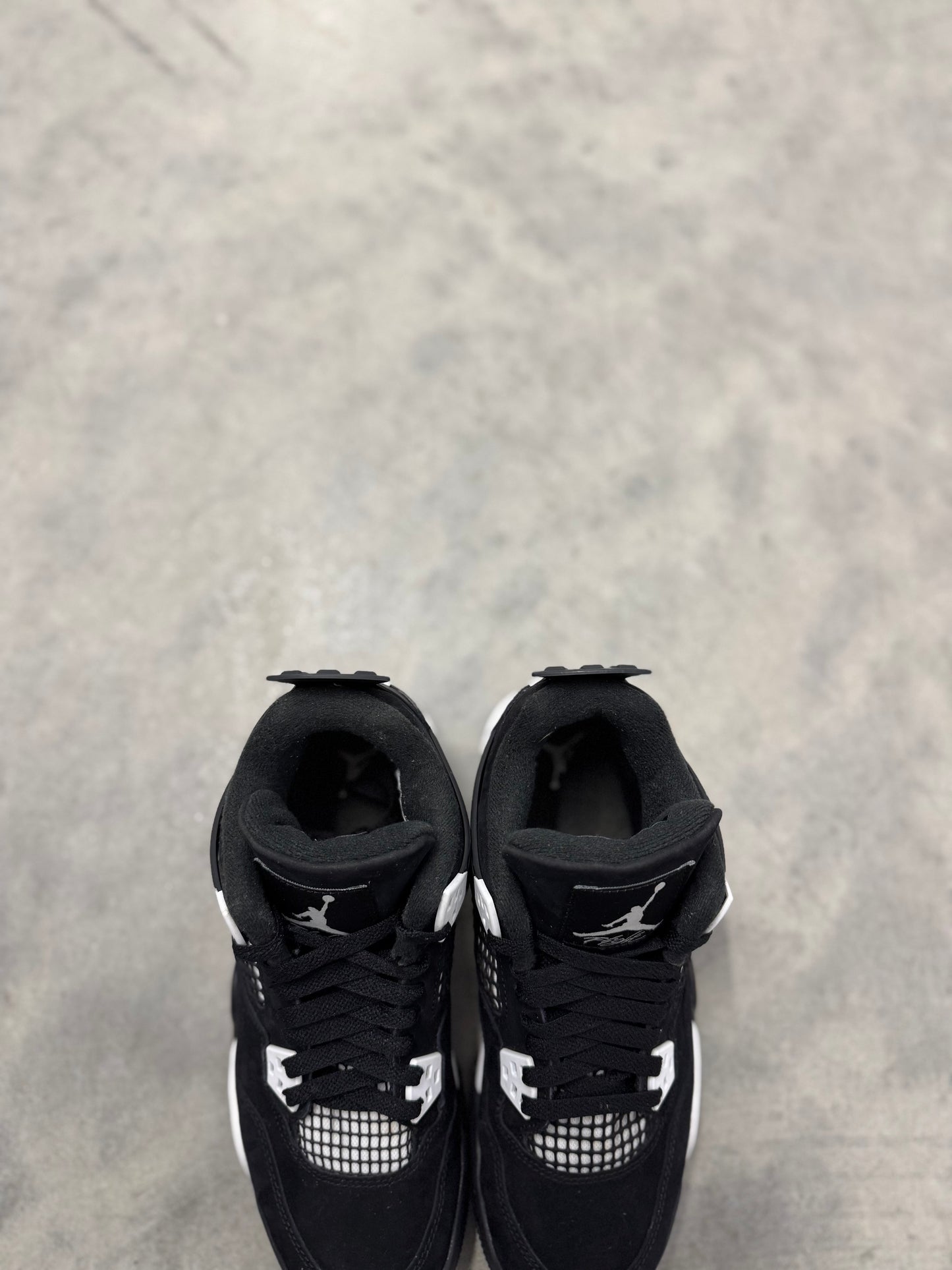 JORDAN 4 “ White Thunder “