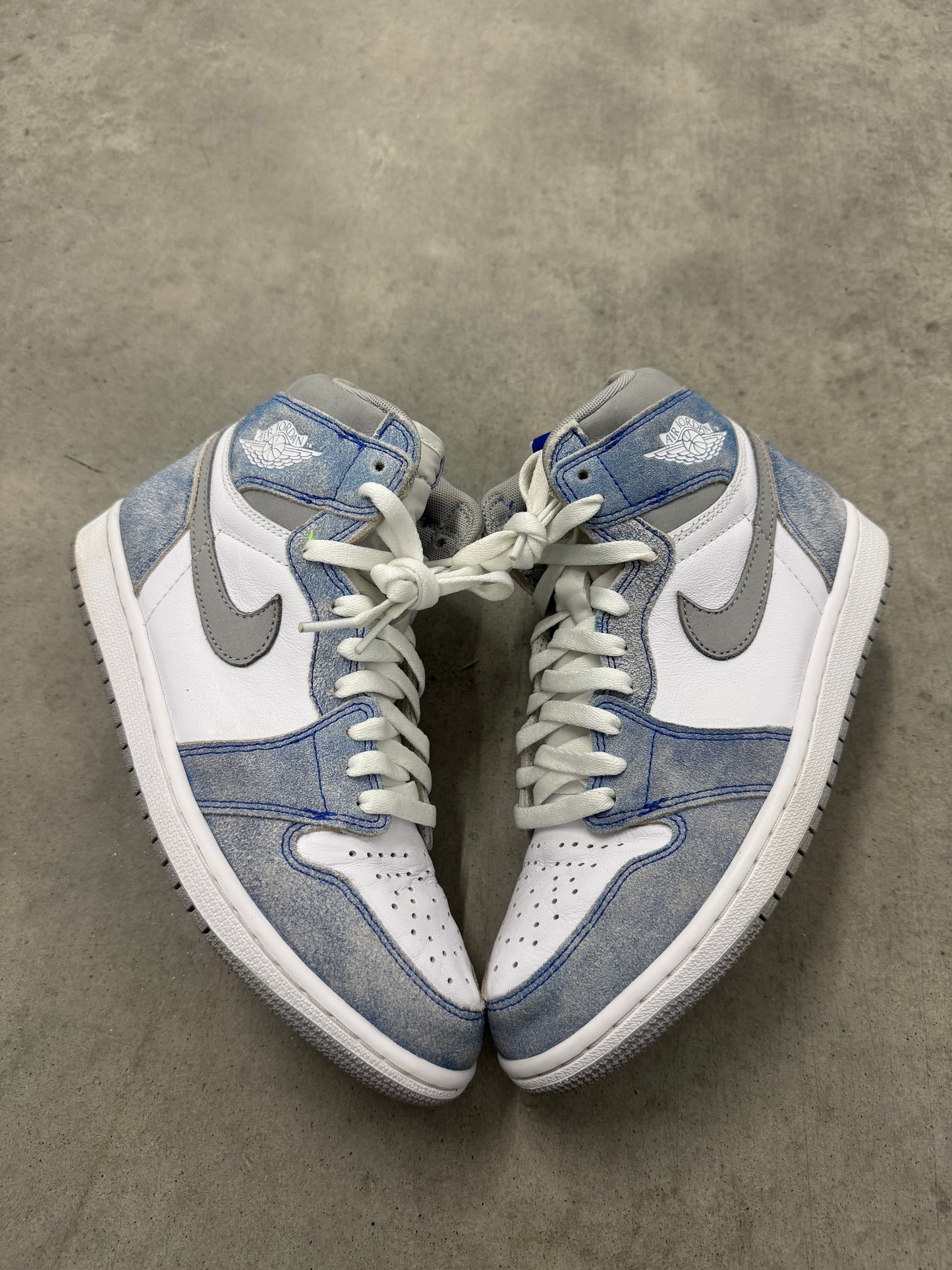 JORDAN 1 “ Hyper Royal “