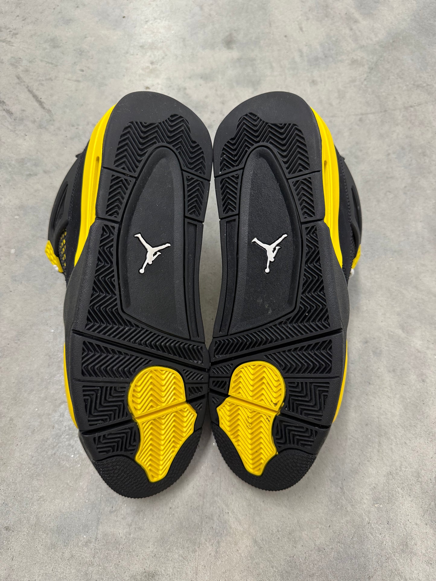 JORDAN 4 “ Thunder “