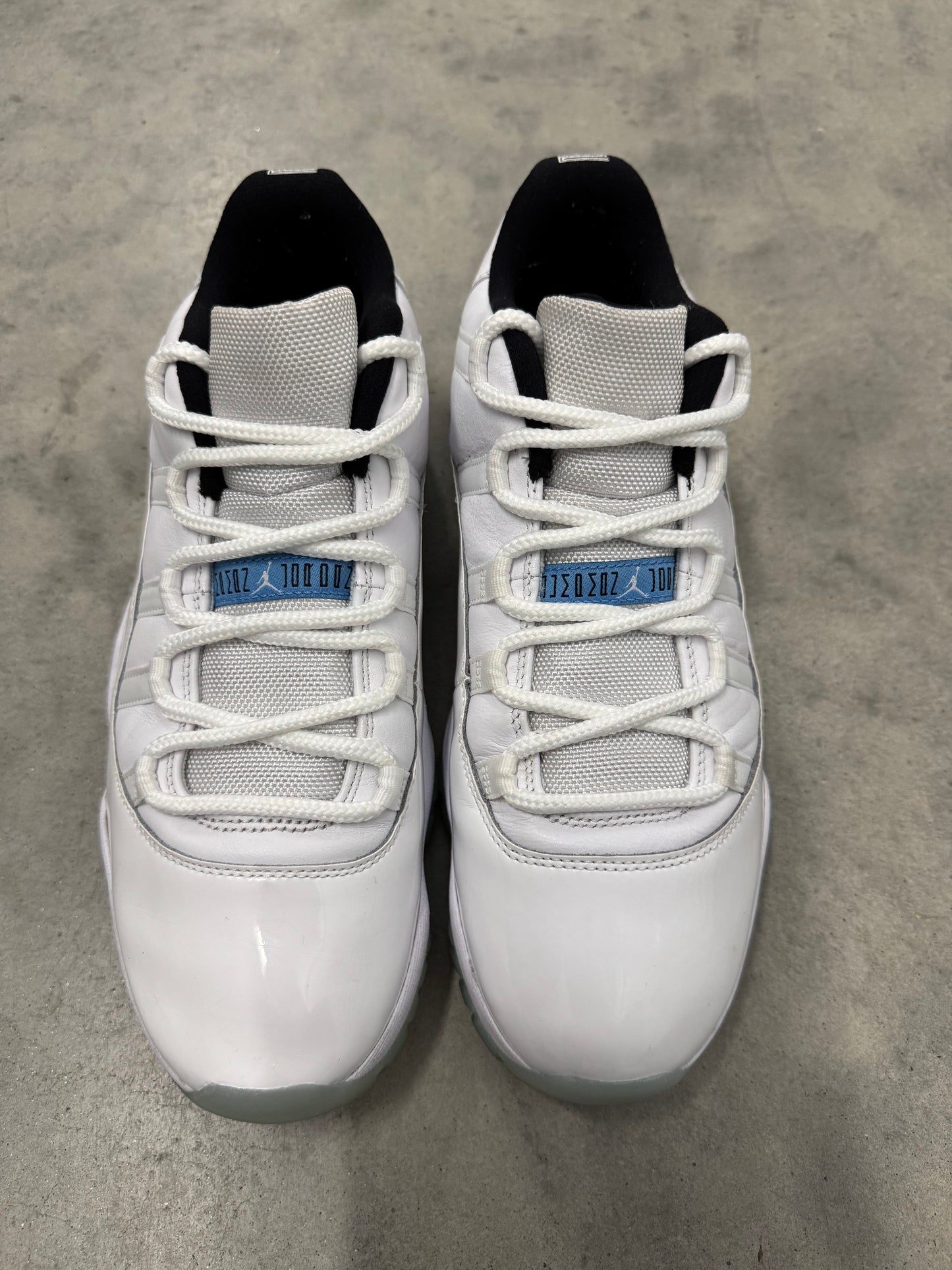 JORDAN 11 LOW “ Legend Blue “