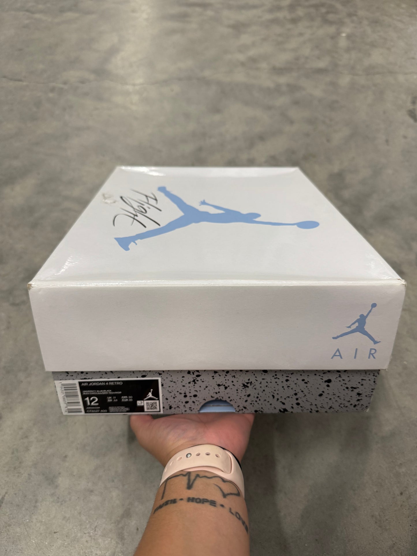 JORDAN 4 “ University Blue “