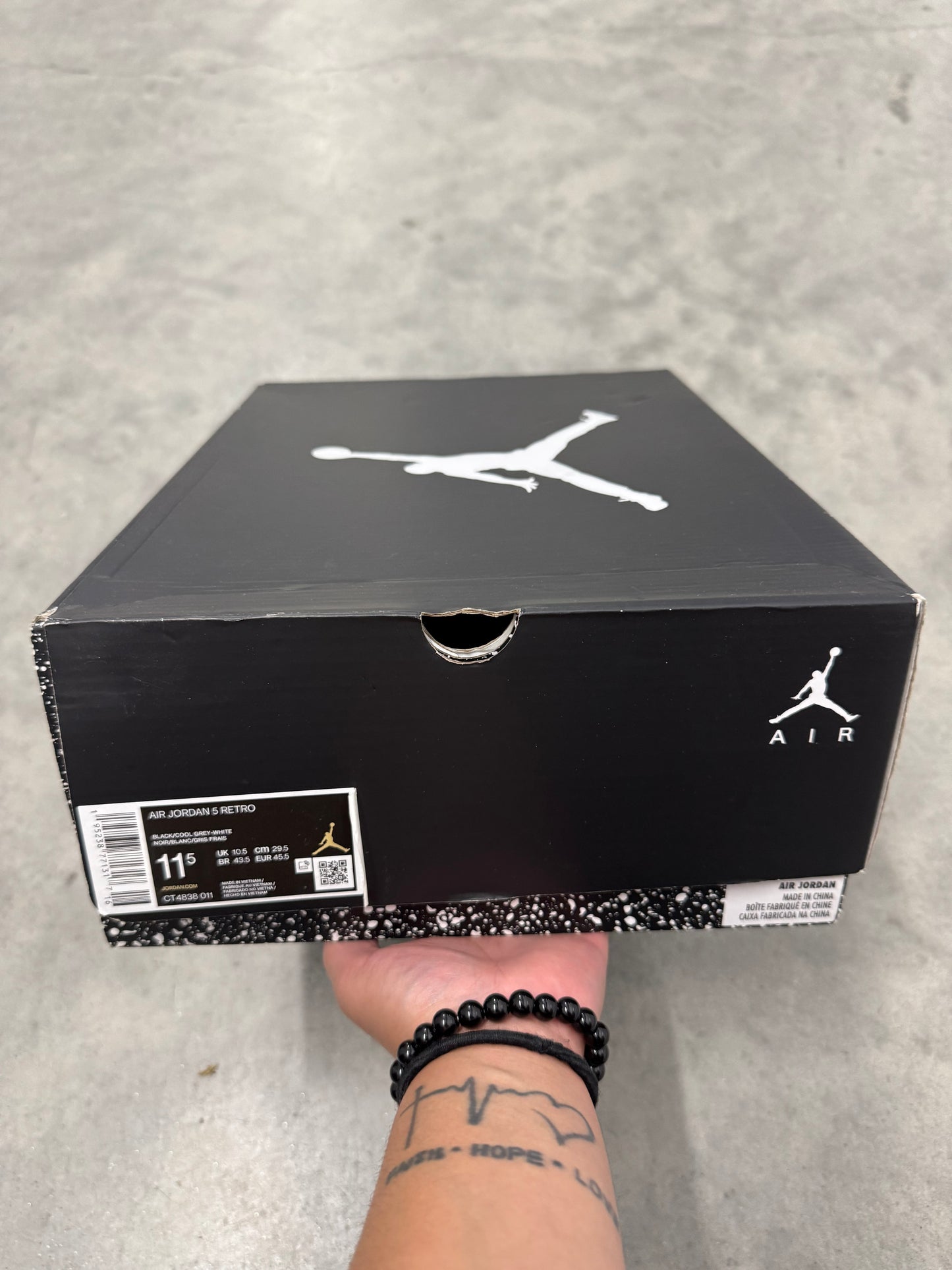 JORDAN 11 “ Cool Grey “