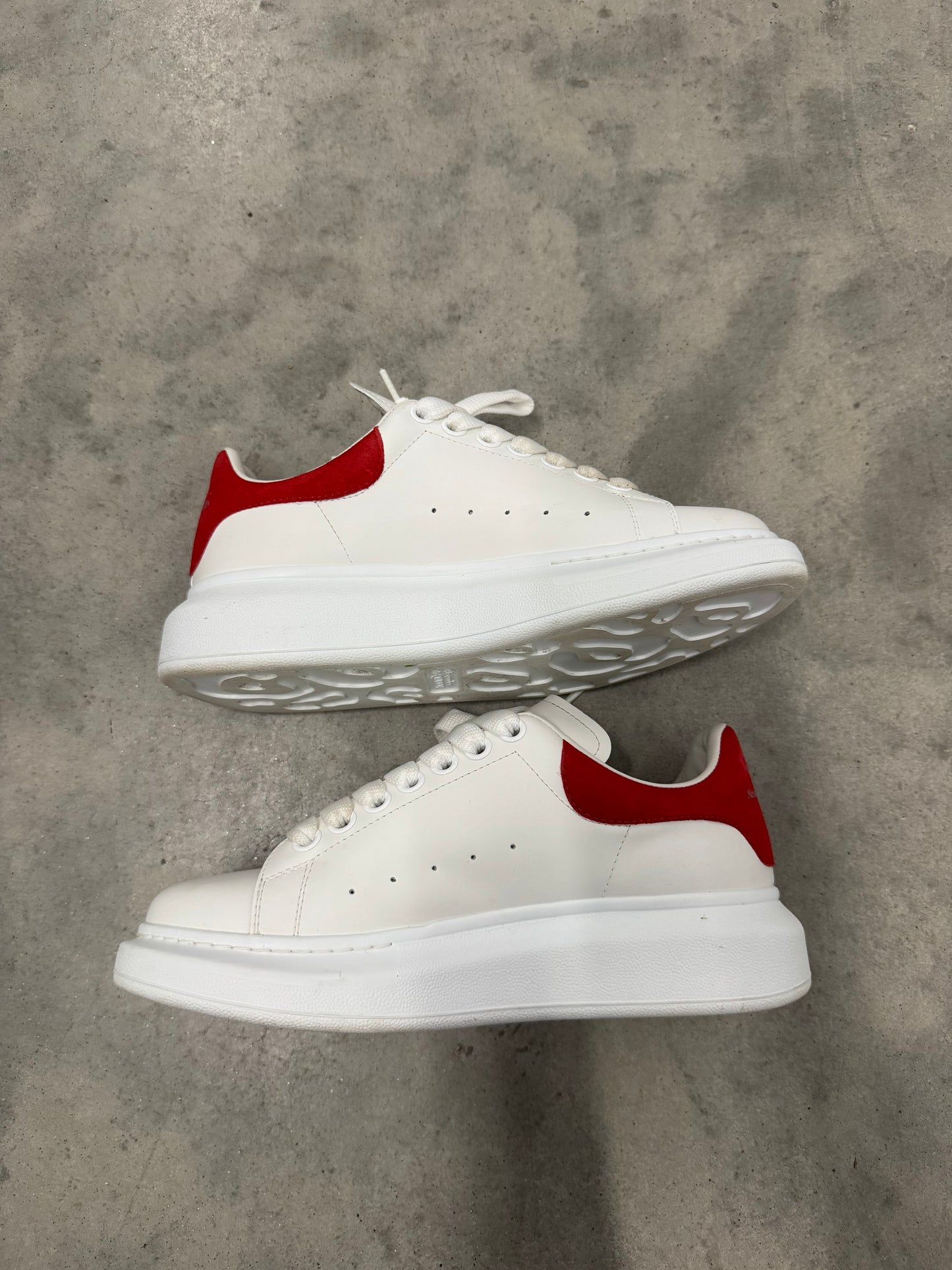 ALEXANDER MCQUEEN OVERSIZED SNEAKER “ Lust Red “