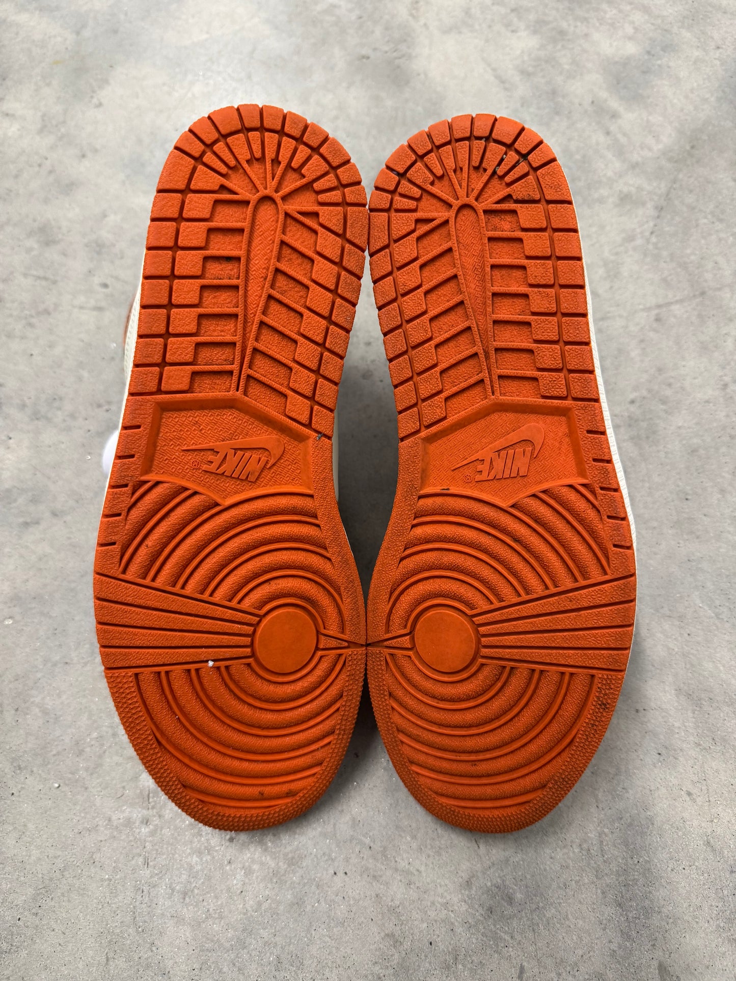 JORDAN 1 “ Shattered Backboard Away “