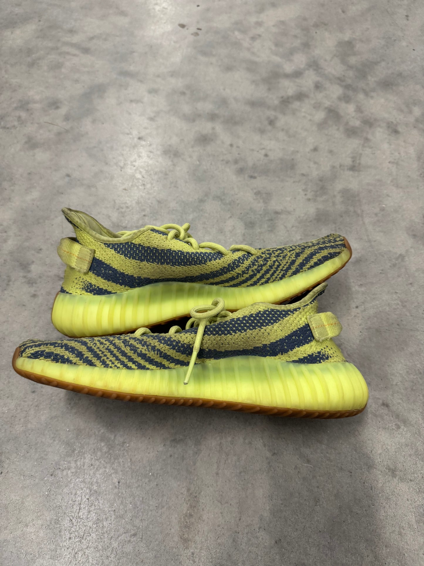 YEEZY BOOST 350 V2 “ Semi Frozen Yellow “