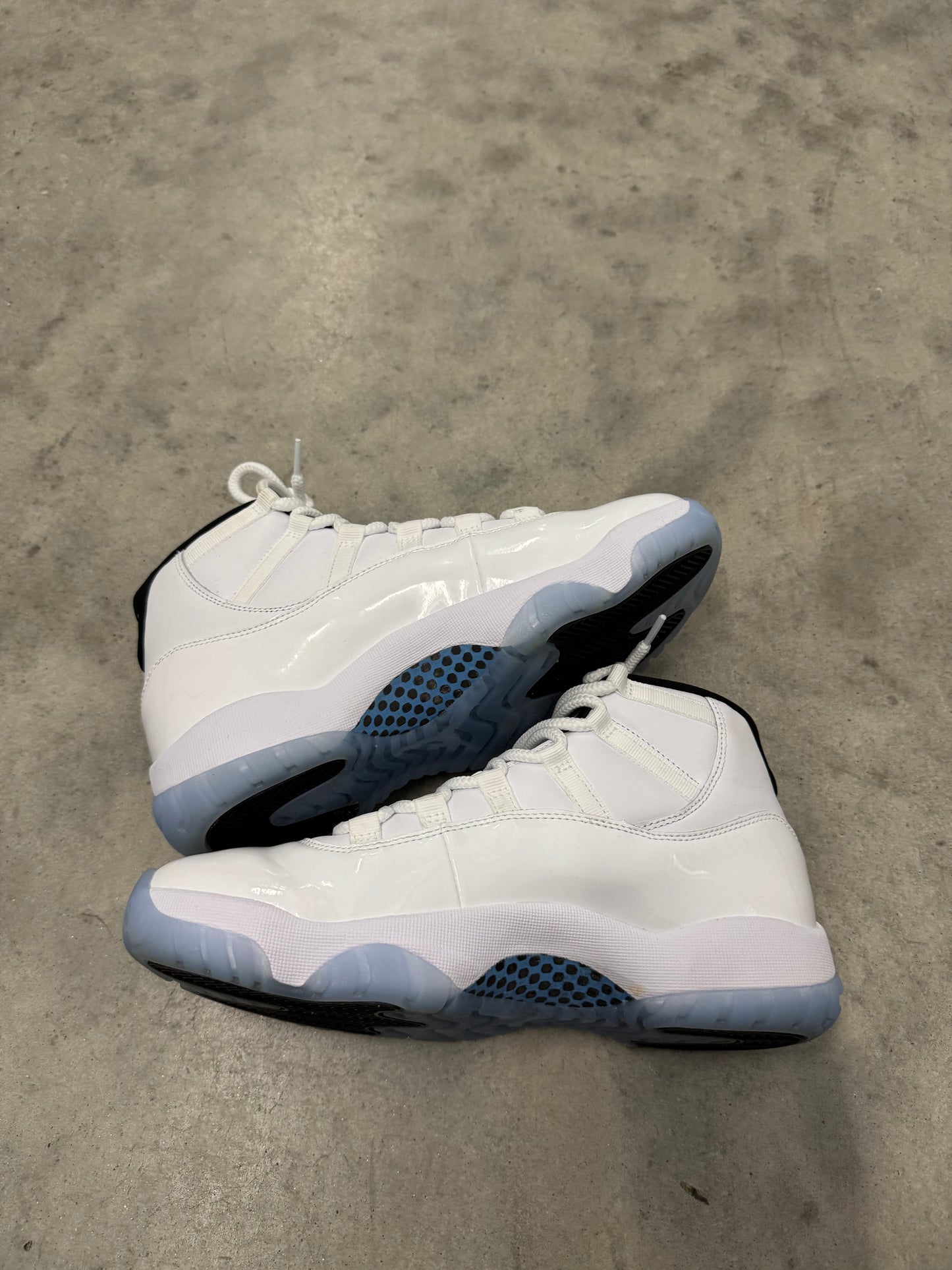 JORDAN 11 “ Legend Blue “