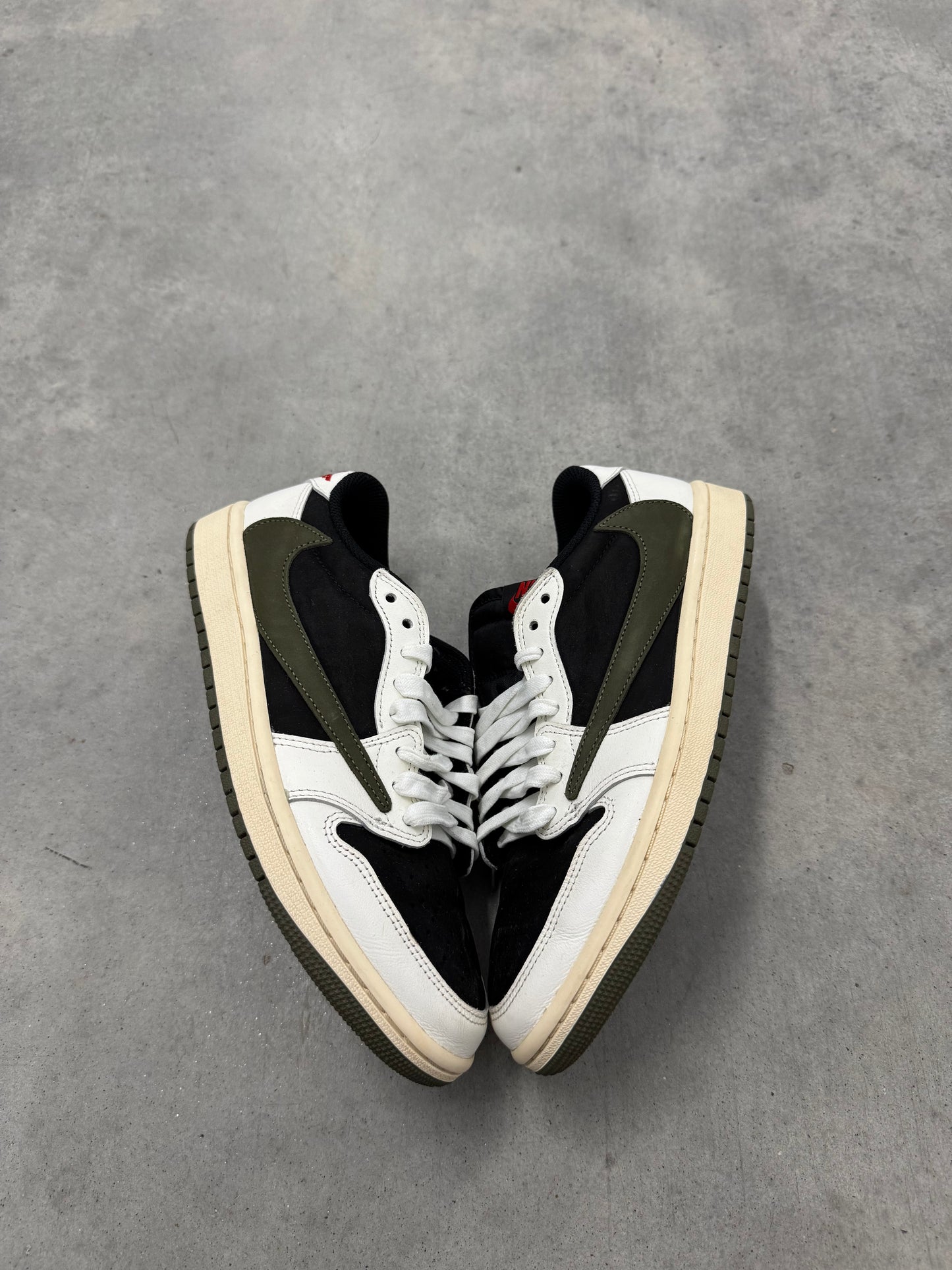 TRAVIS SCOTT JORDAN 1 LOW “ Olive “