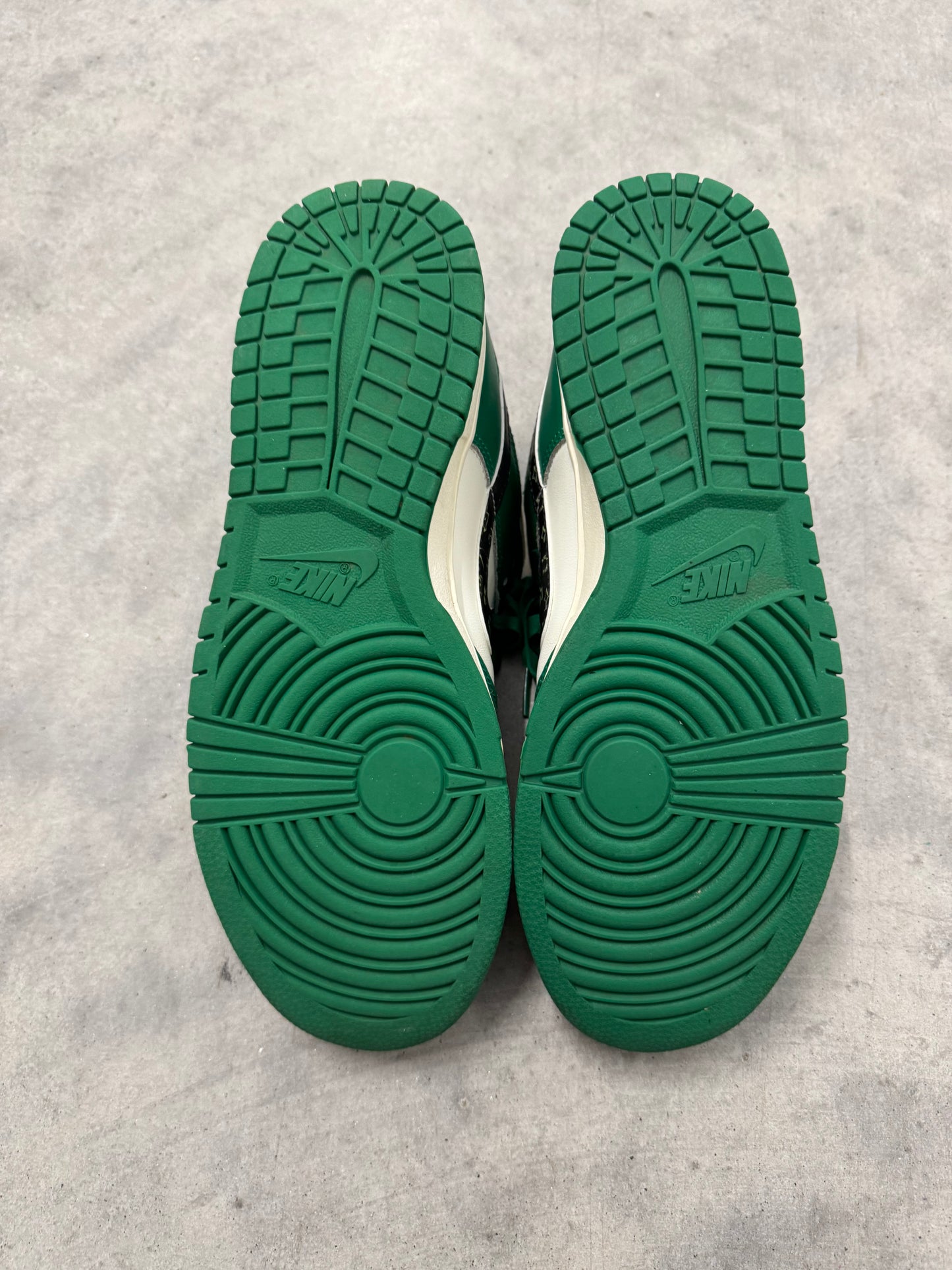 NIKE DUNK LOW LOTTERY PACK “ Malachite Green “