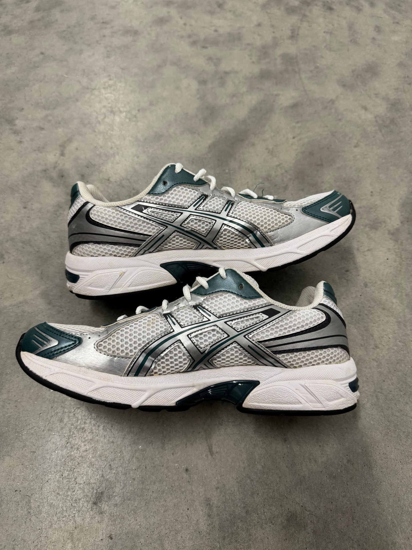 ASICS GEL-1130 “ White Dark Neptune “