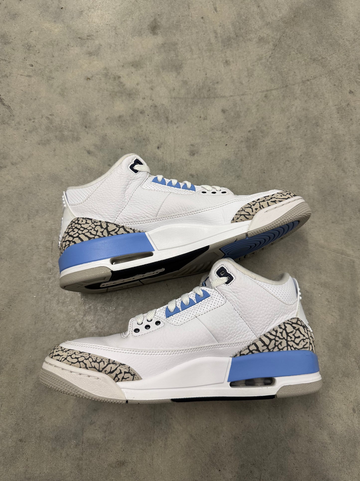 JORDAN 3 “ UNC “