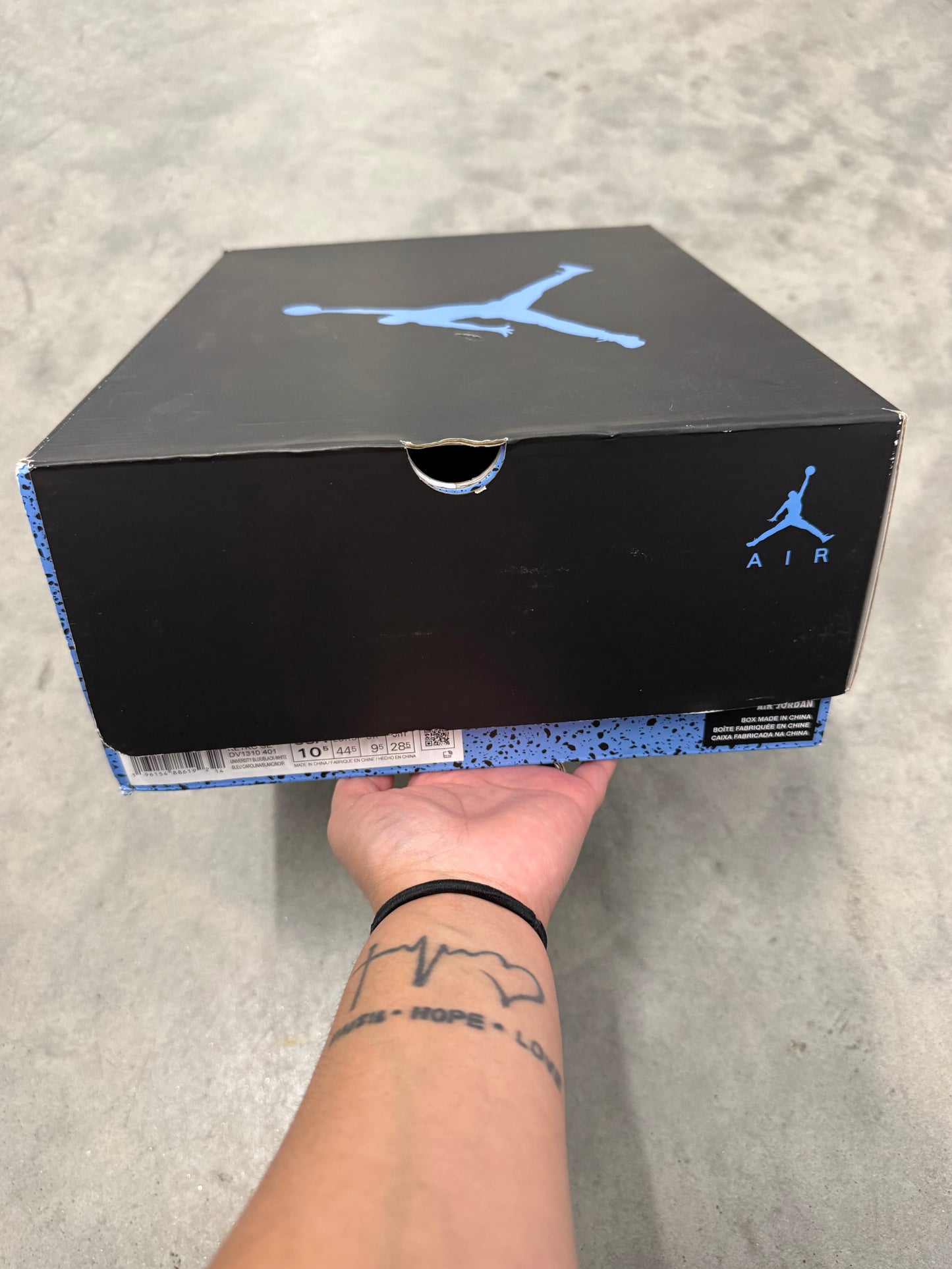 JORDAN 5 “ UNC “