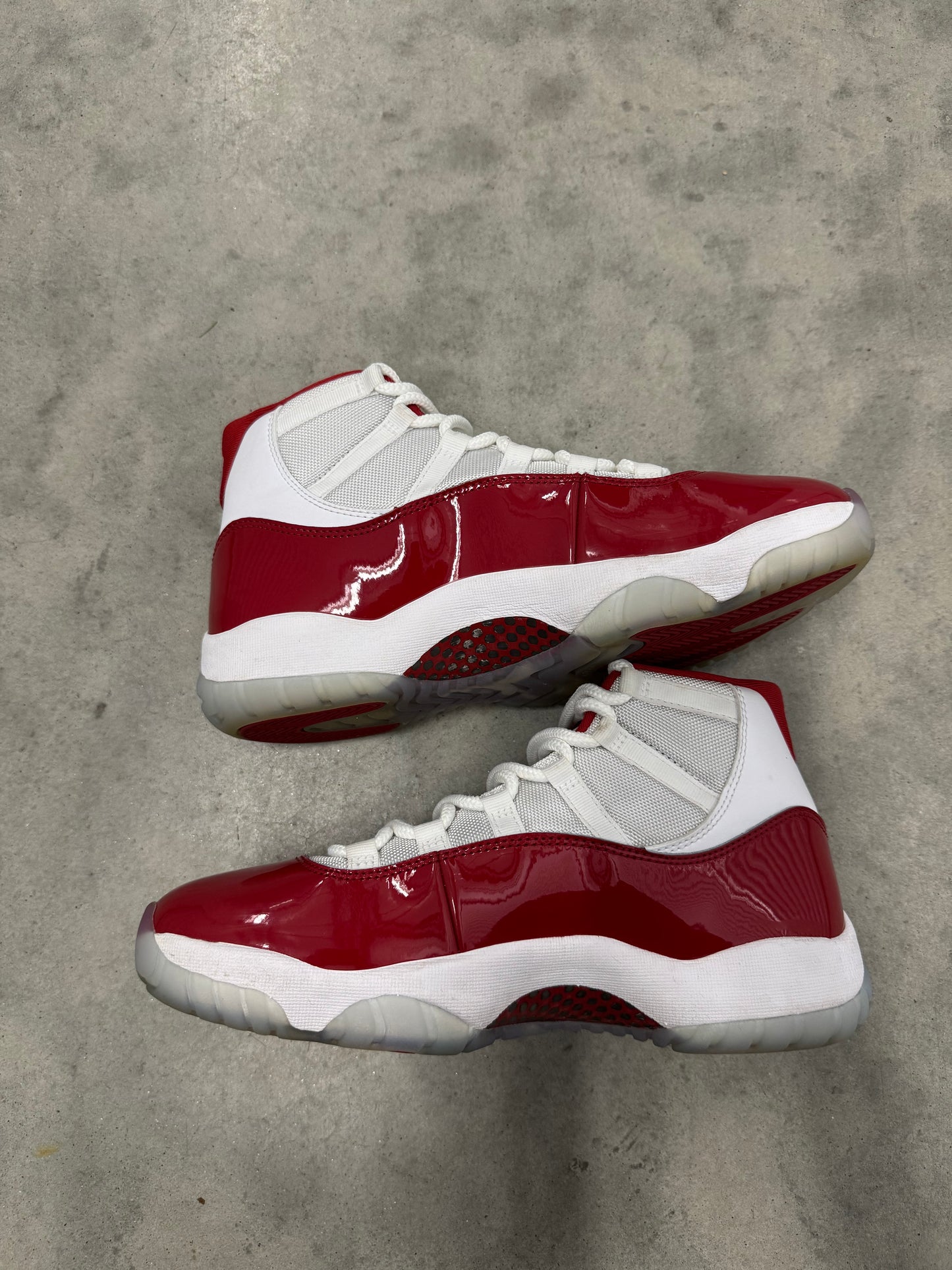JORDAN 11 “ Cherry “