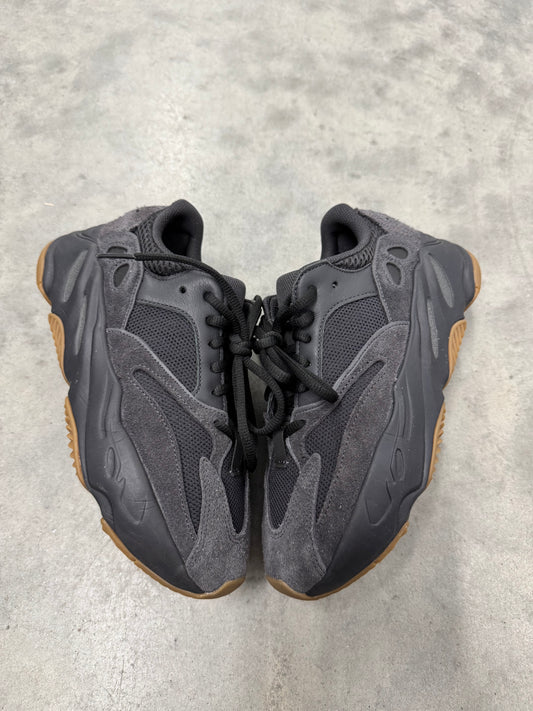 ADIDAS YEEZY BOOST 700 “ Utility Black “