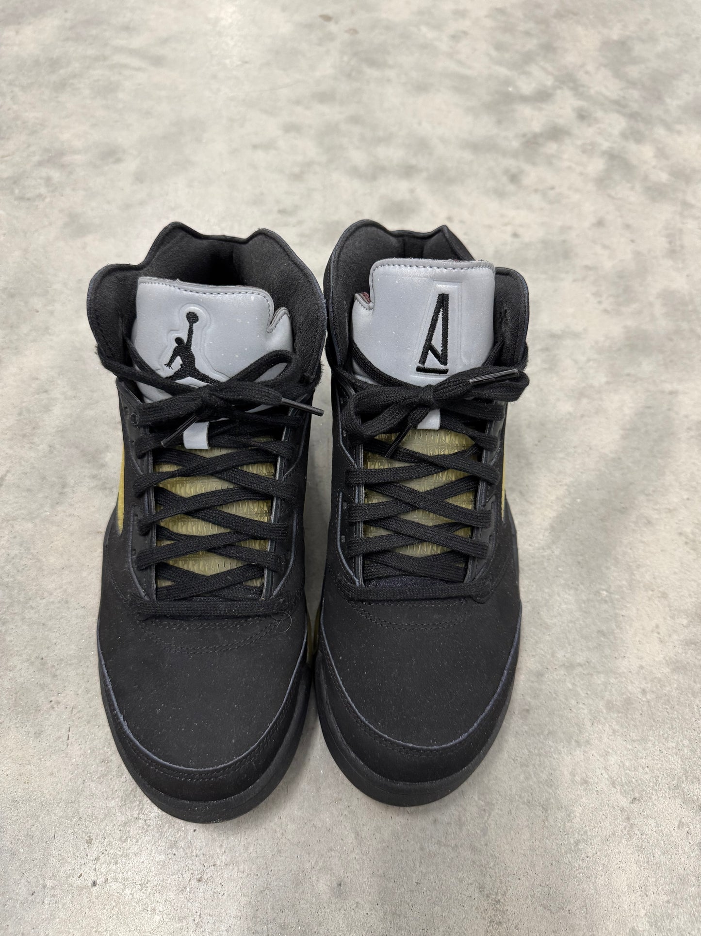 A MA MANIÉRE JORDAN 5 “ Dusk “