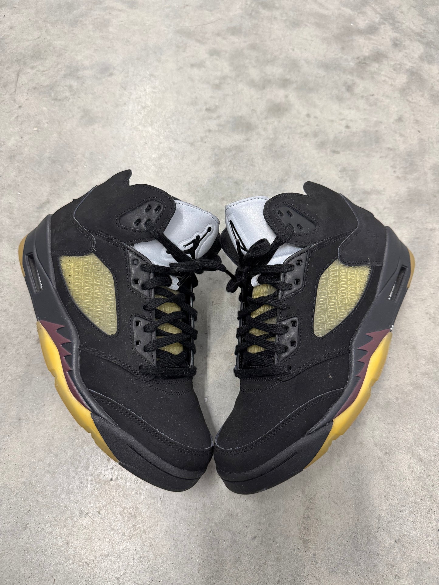 A MA MANIÉRE JORDAN 5 “ Dusk “
