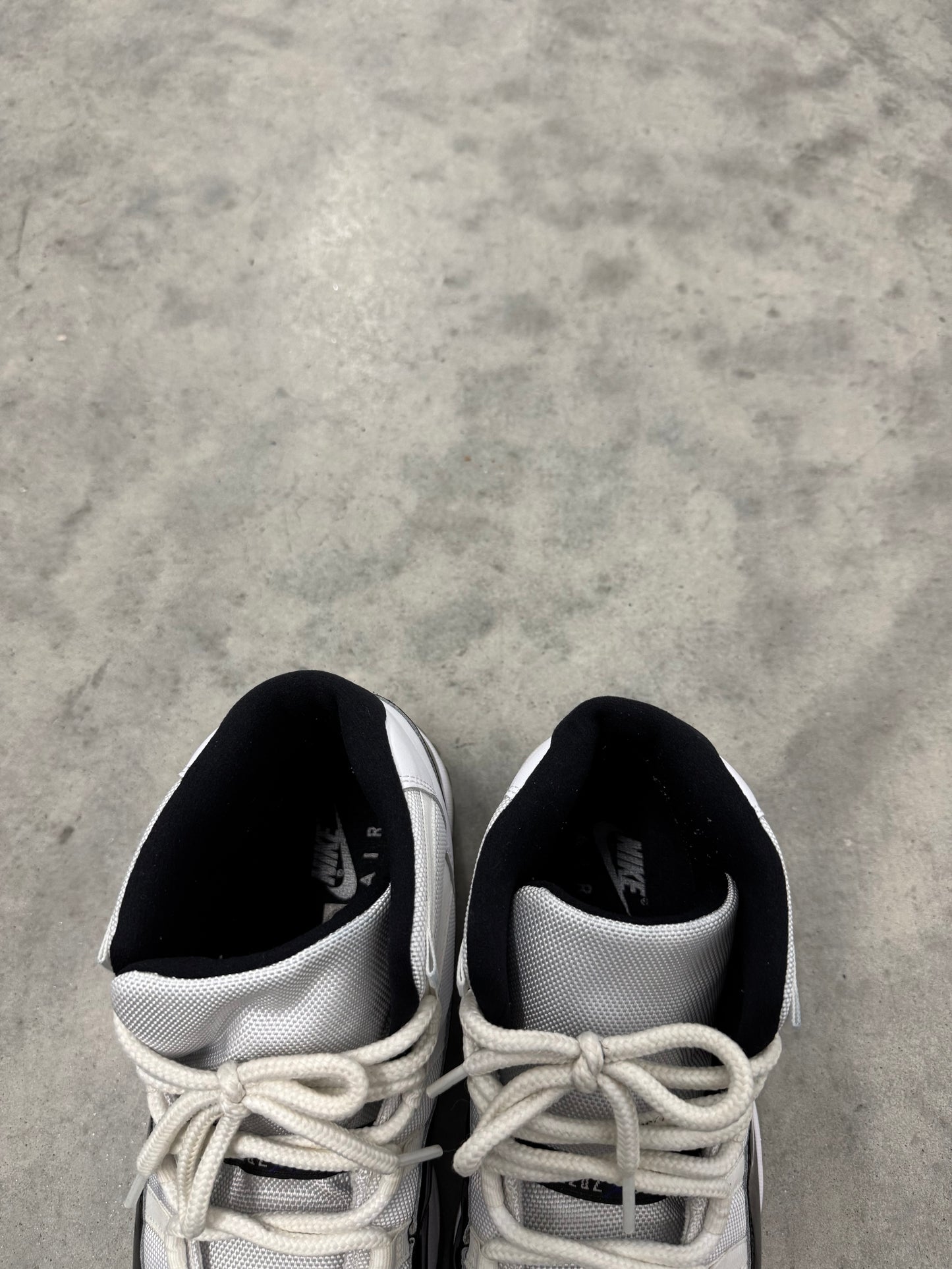 JORDAN 11 “ Concord “