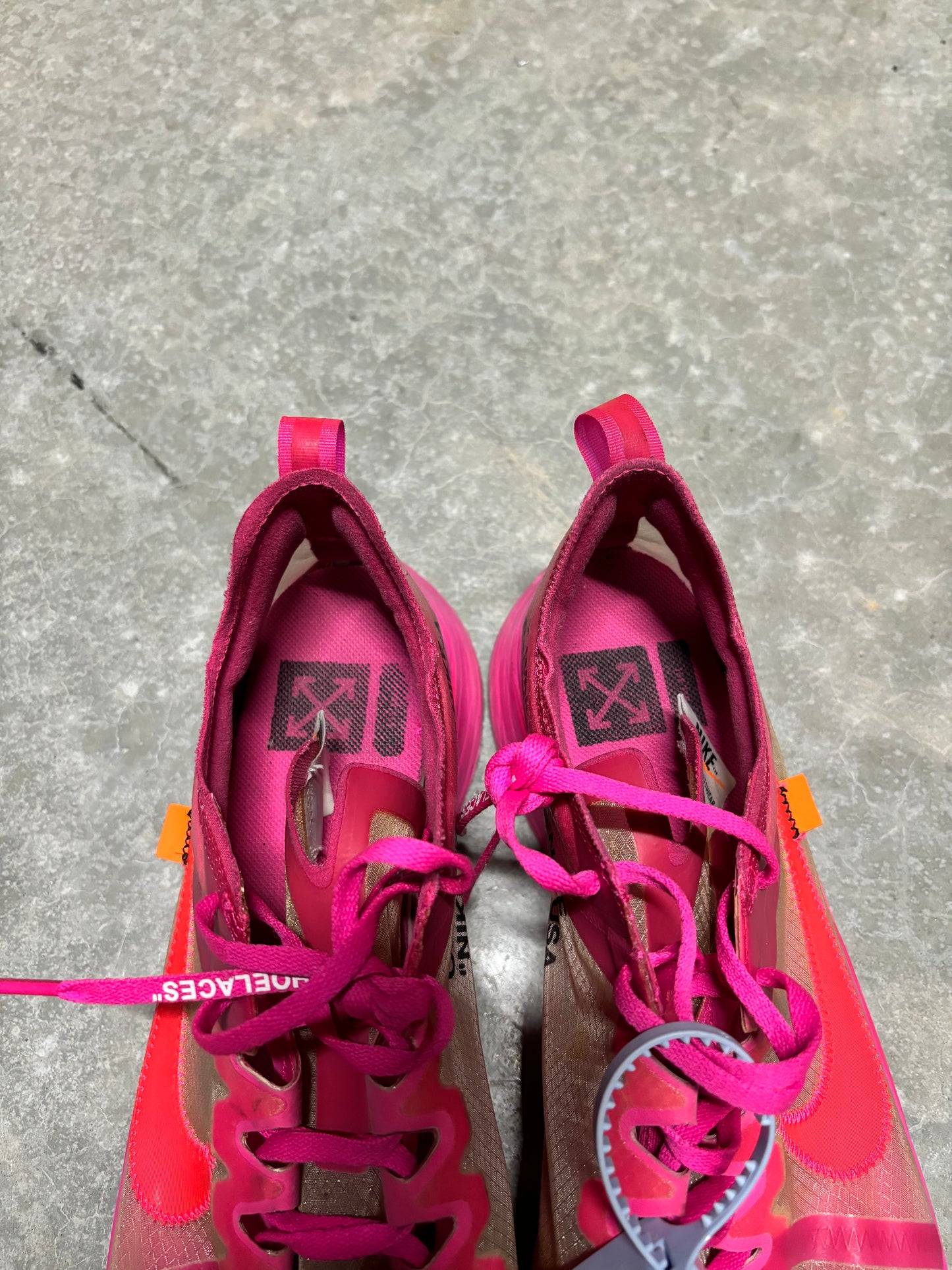 OFF WHITE ZOOM FLY “ tulip pink “