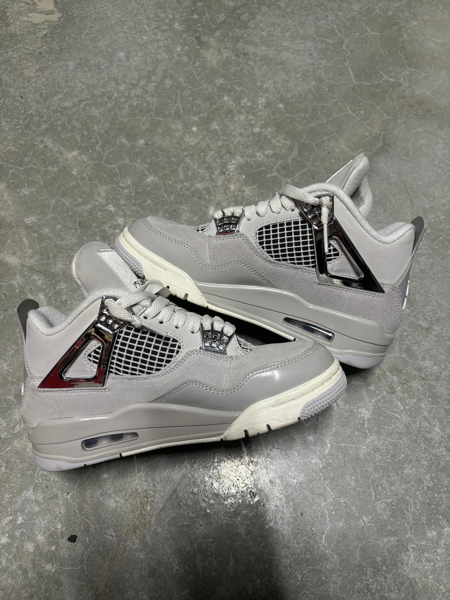 JORDAN 4 “ frozen moments “