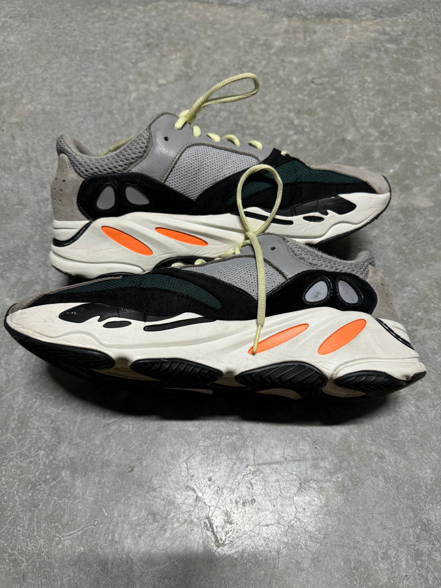 YEEZY 700 “ Wave Runner “