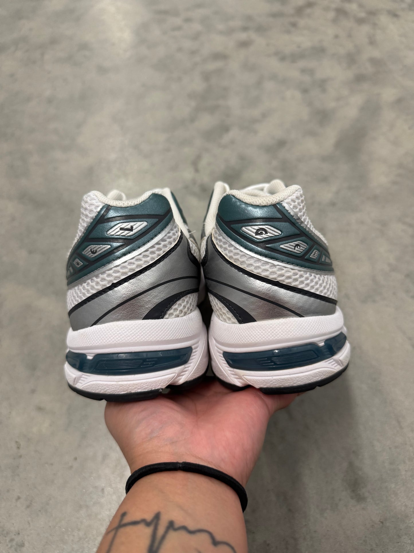 ASICS GEL-1130 “ White Dark Neptune “