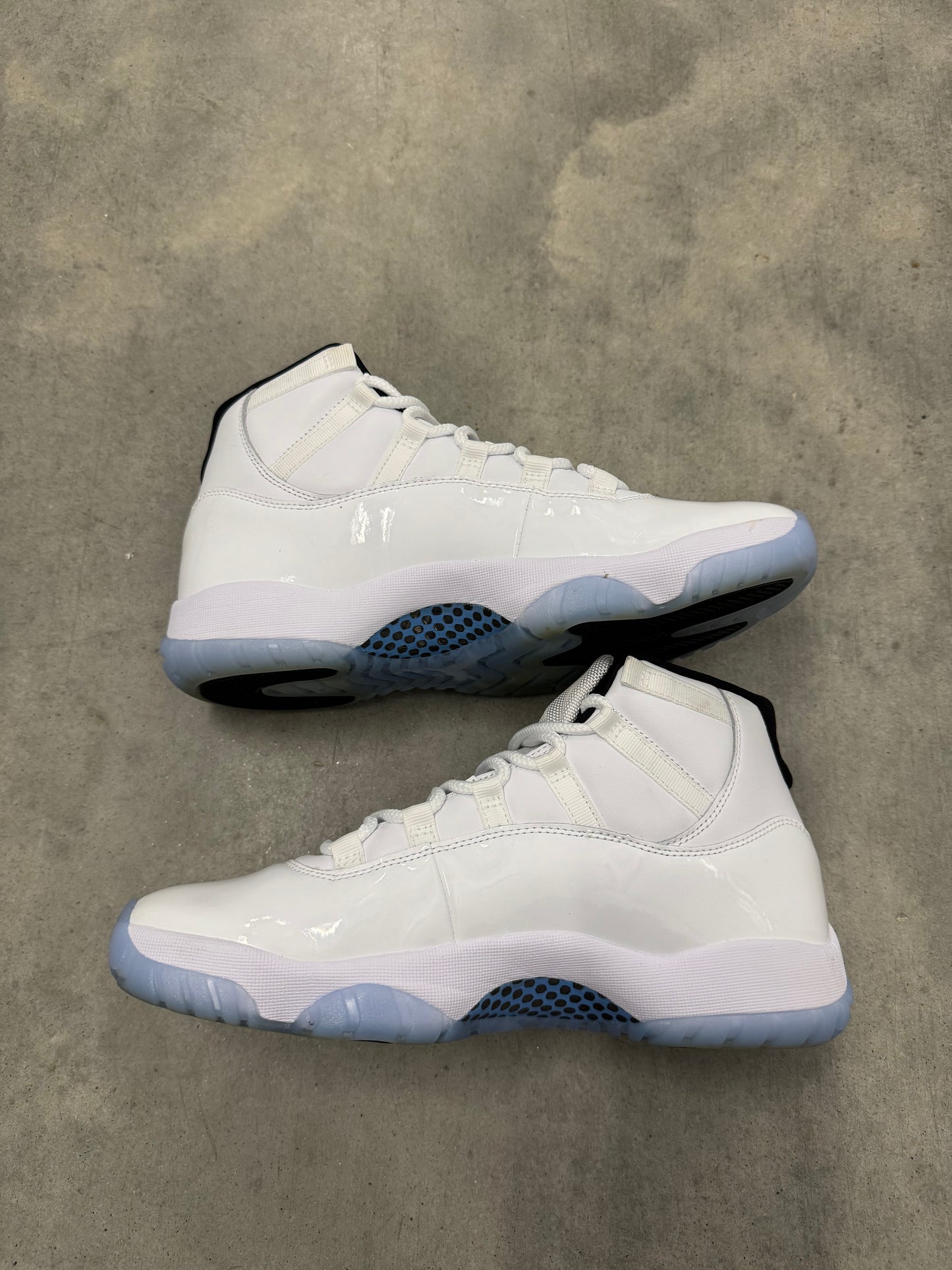 JORDAN 11 “ Legend Blue “