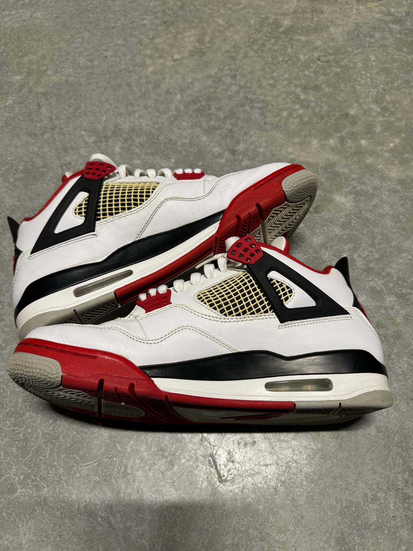 JORDAN 4 “ Fire Red “