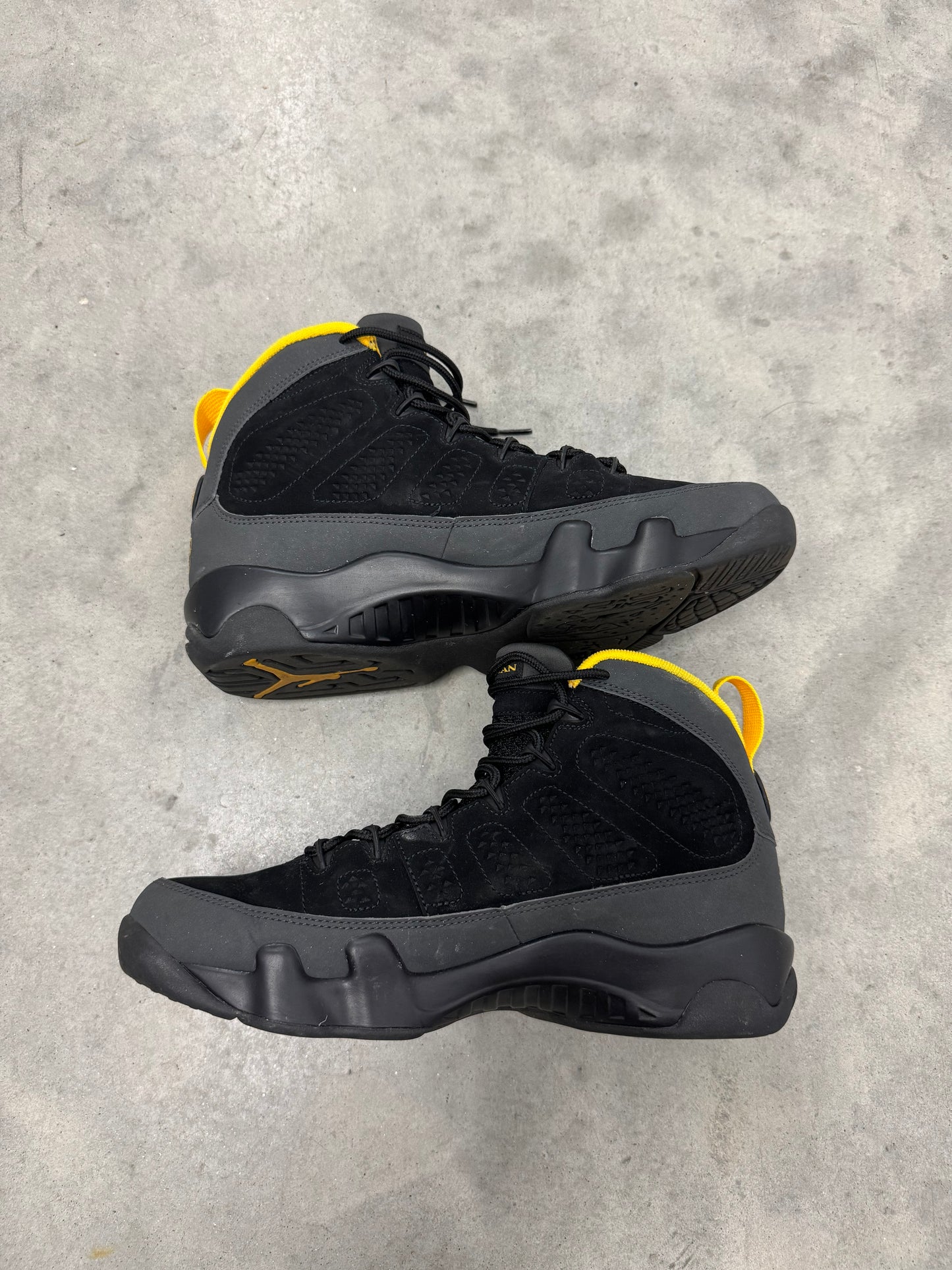 JORDAN 9 “ Dark Charcoal University Gold “