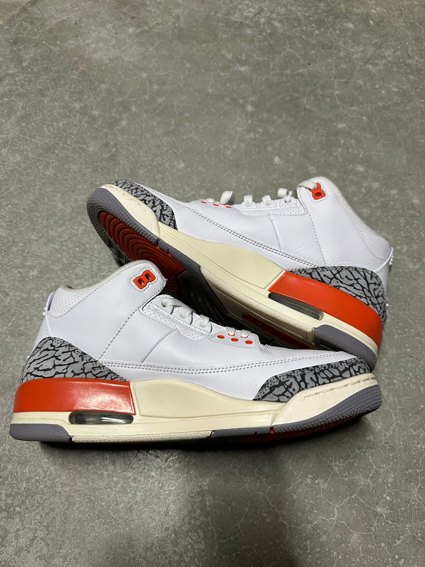 JORDAN 3 “ Georgia peach “