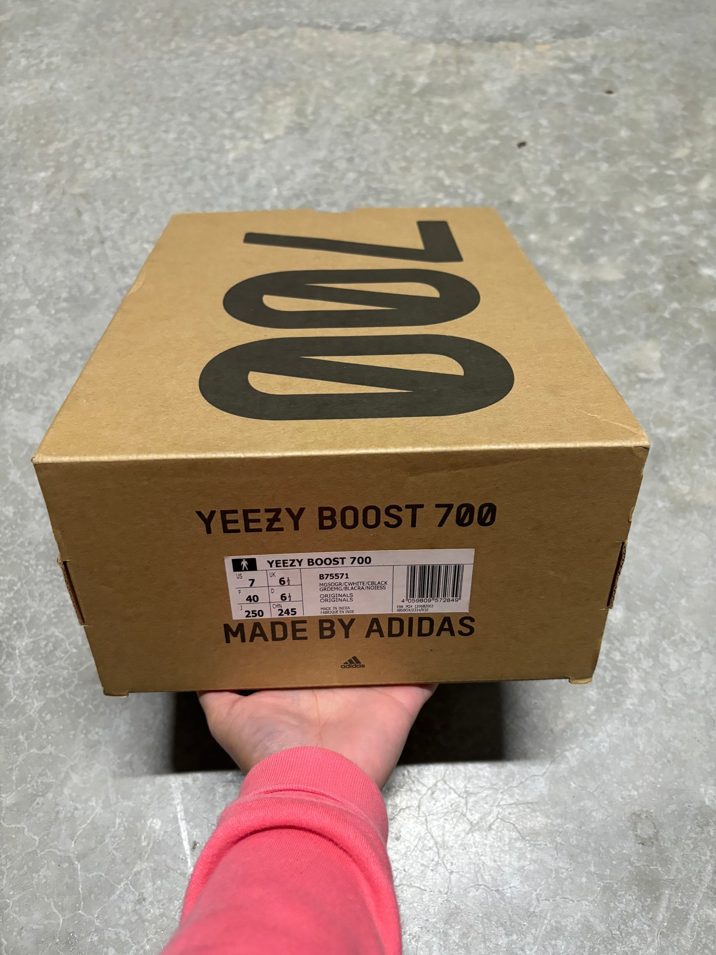 YEEZY 700 “ wave runner “