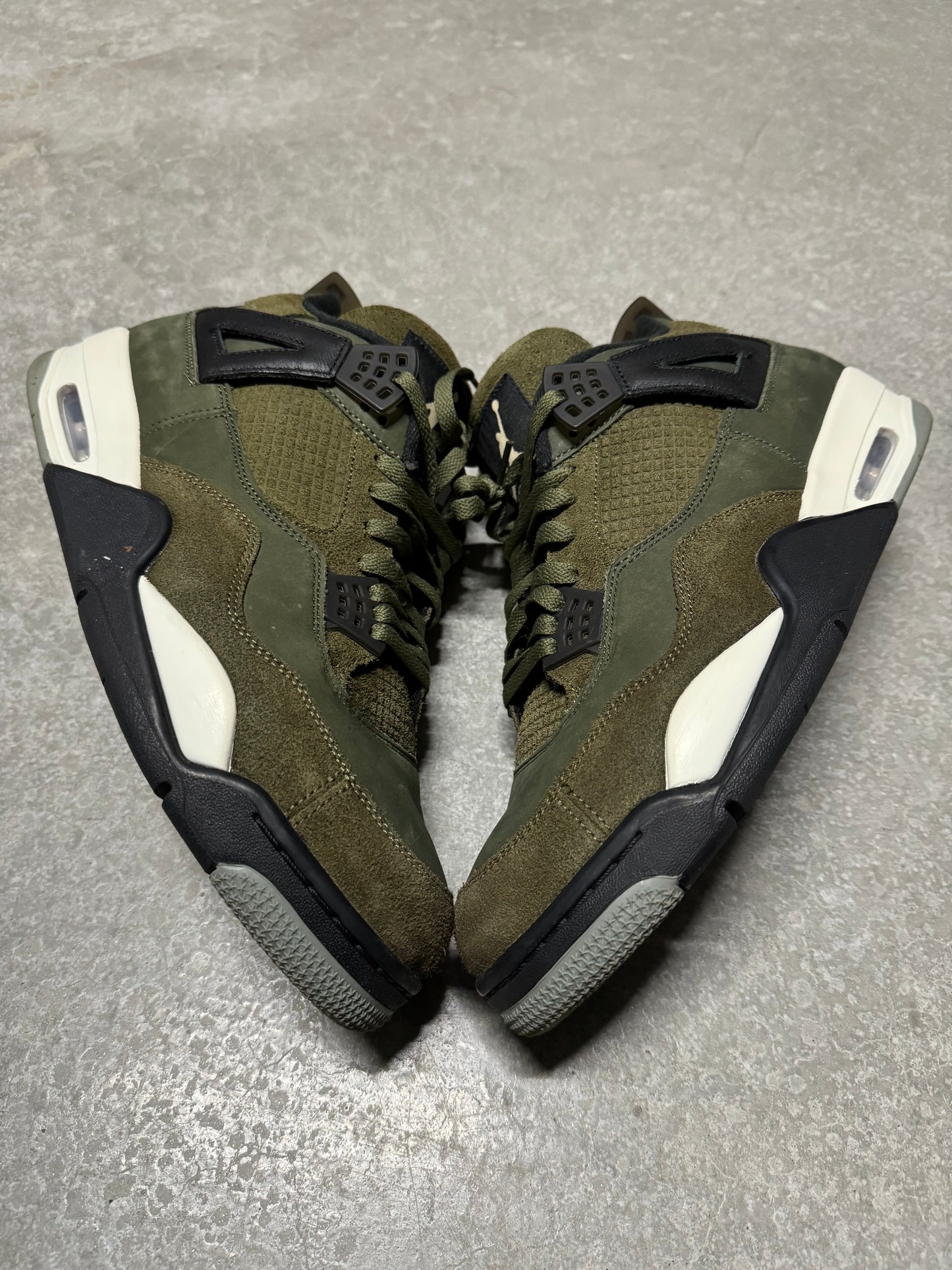 JORDAN 4 “ olive “