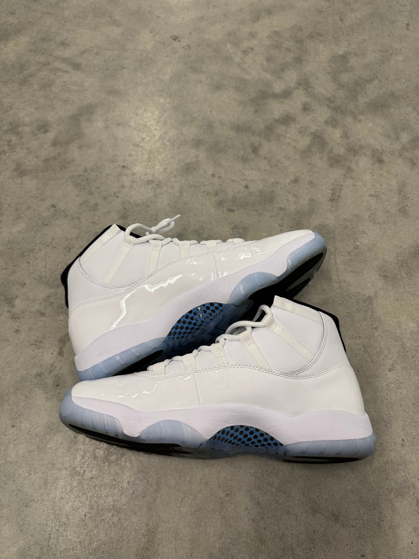 JORDAN 11 “ Legend Blue “