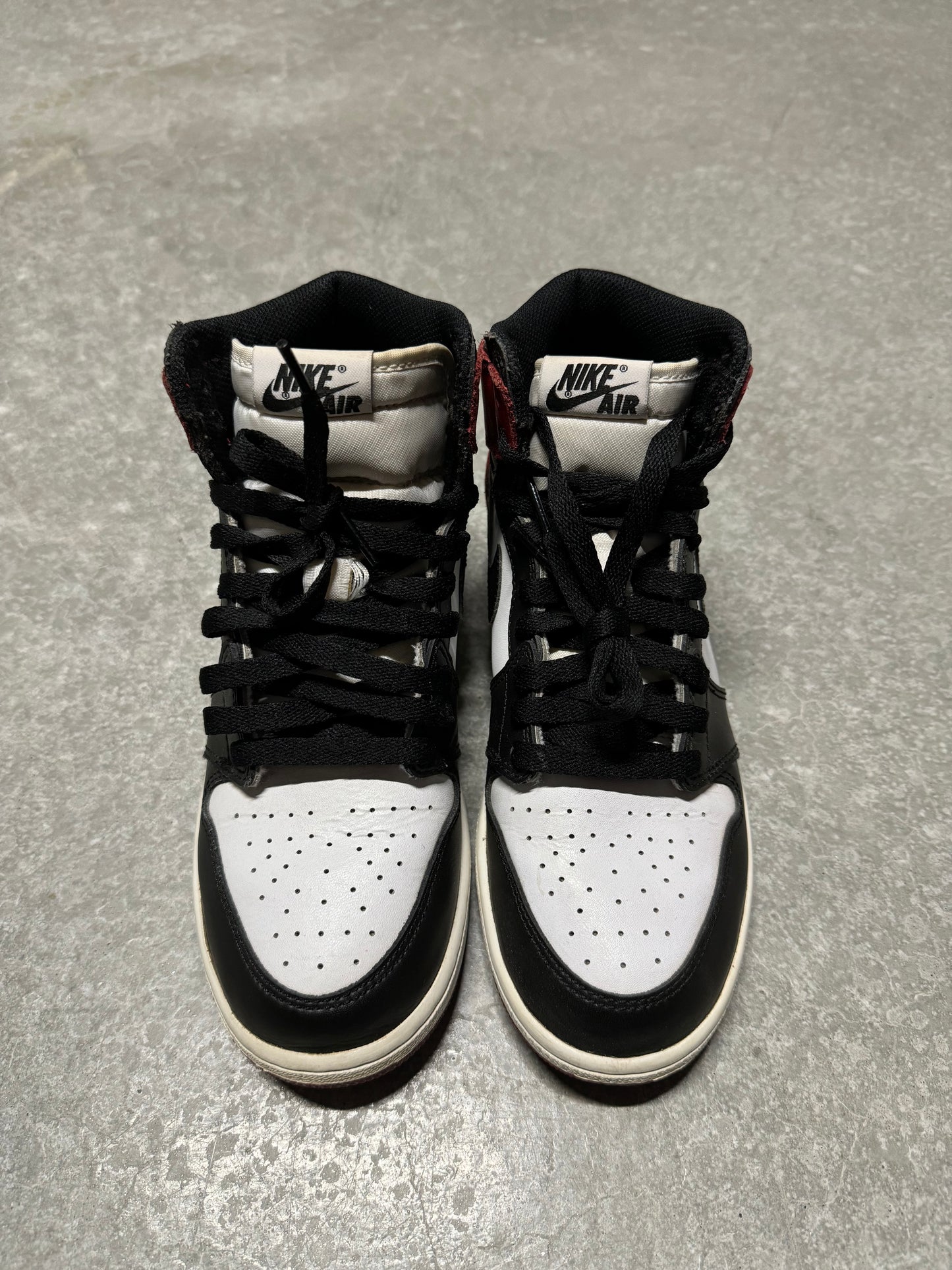 JORDAN 1 “ Black Toe “